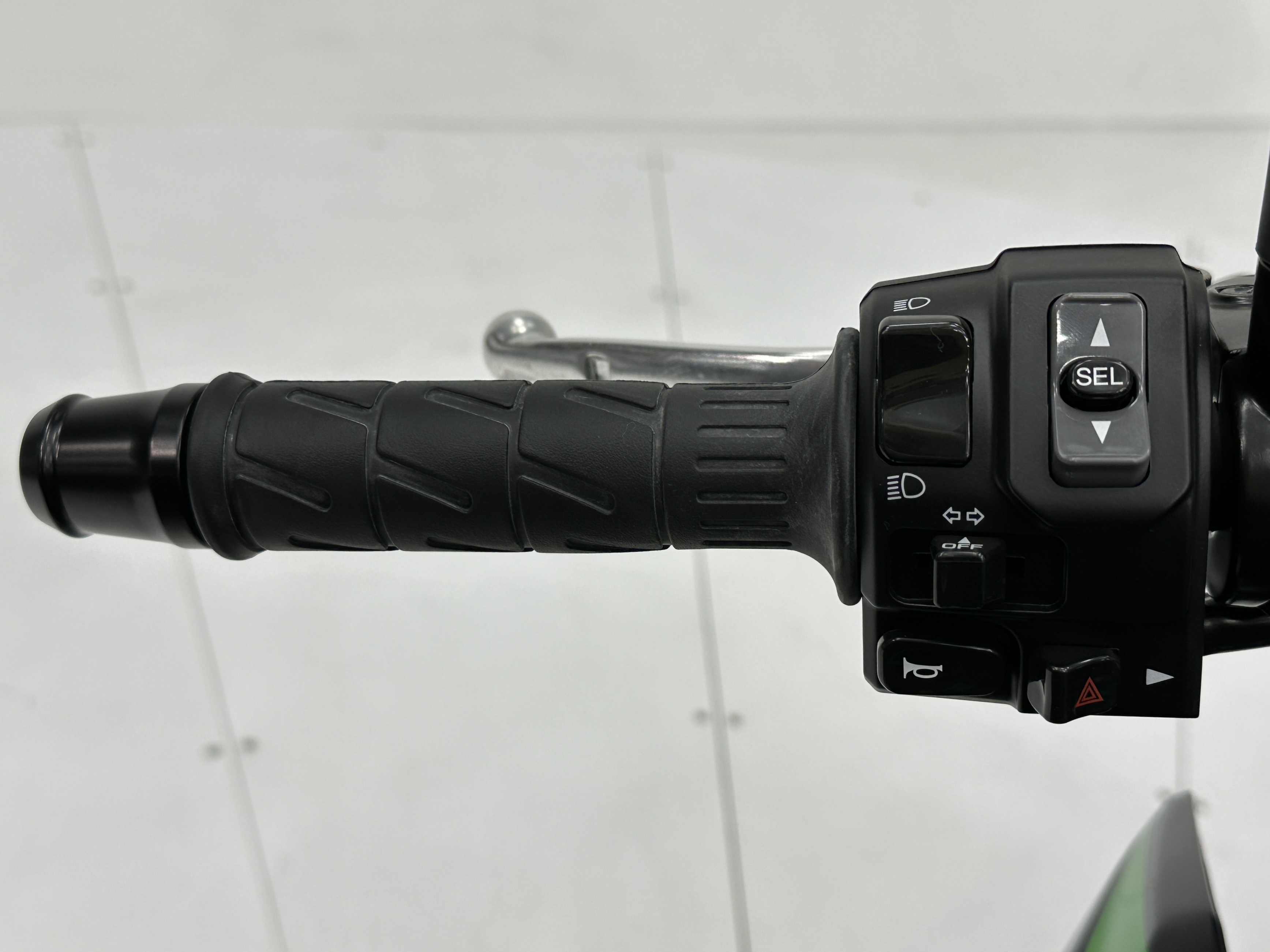 2025 Kawasaki Z650 ABS - Photo 7