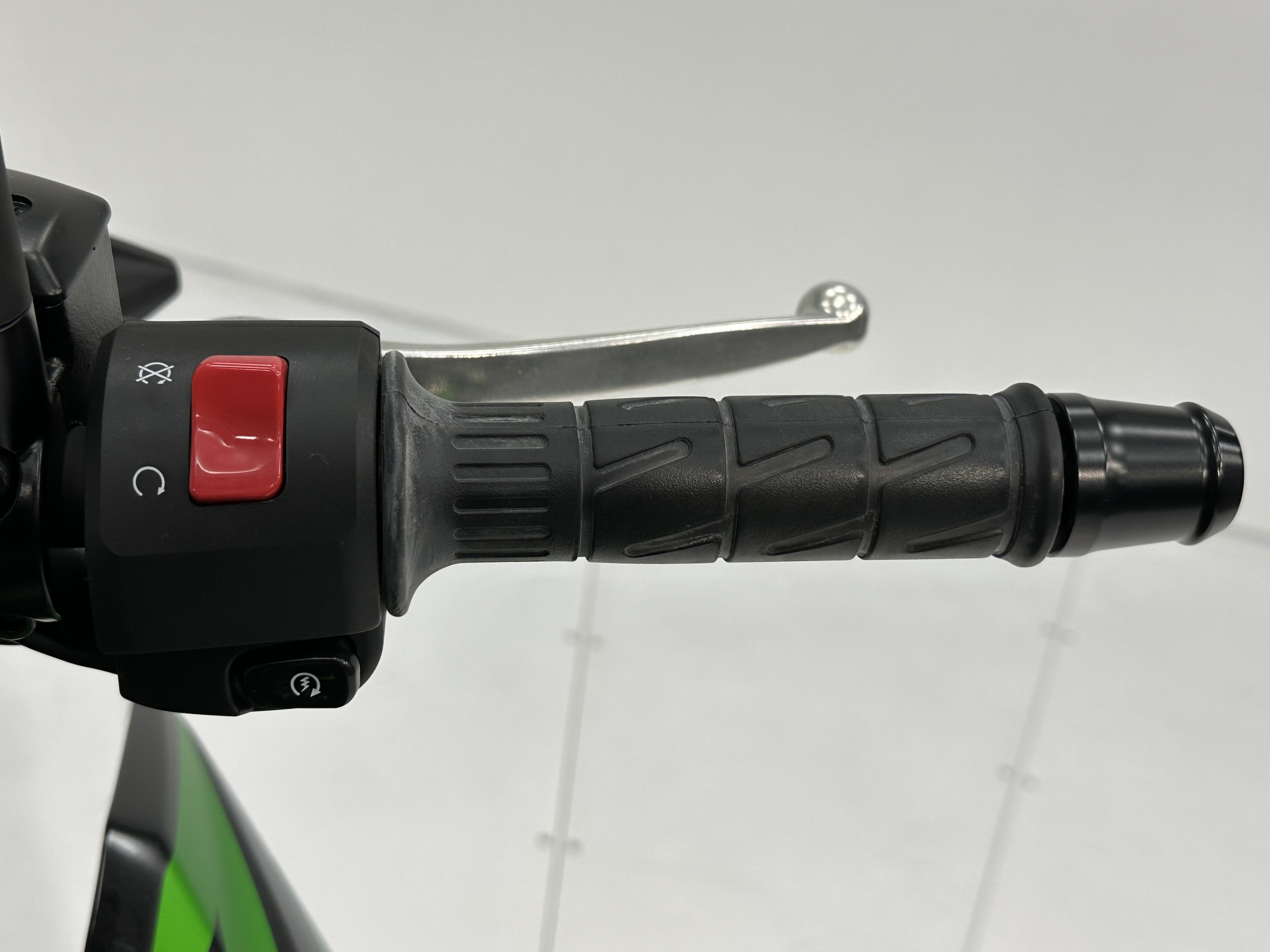 2025 Kawasaki Z650 ABS - Photo 8