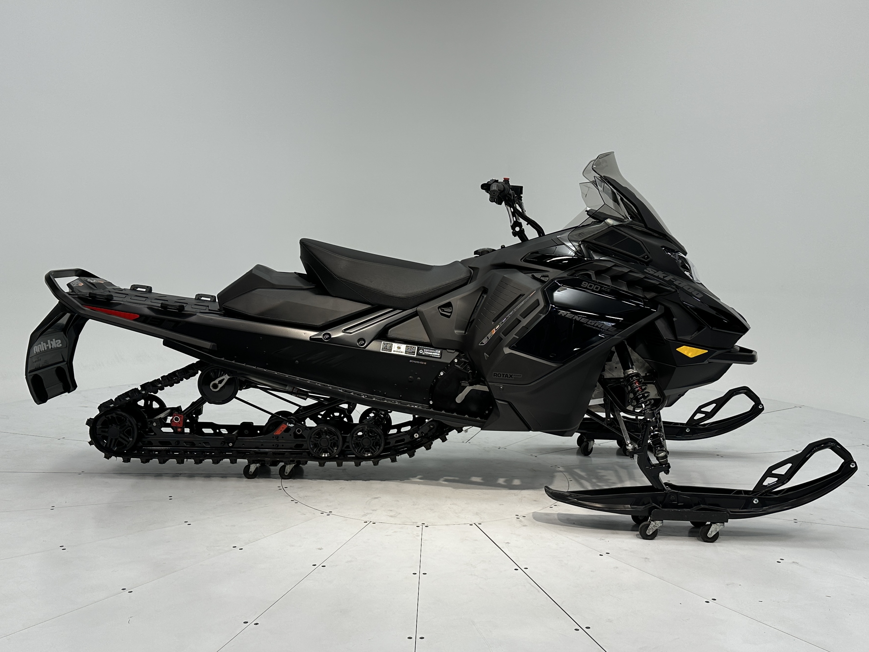 2025 Ski-Doo RENEGADE ADRENALINE 900 ACE RipSaw 1.25" E.S.