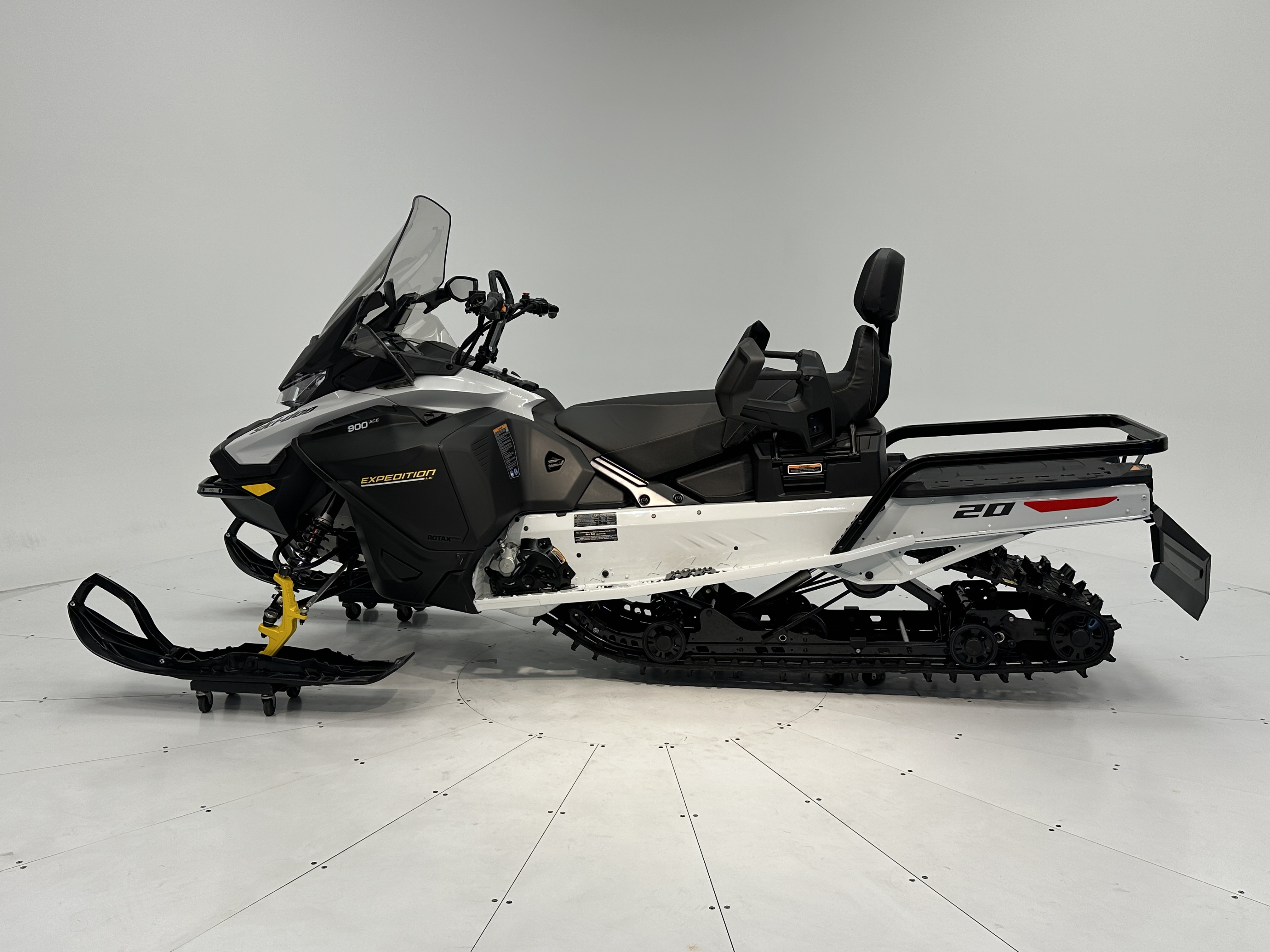 2025 Ski-Doo EXPEDITION LE 20" 900 ACE Silent Cobra 1.5" E.S. - Photo 3