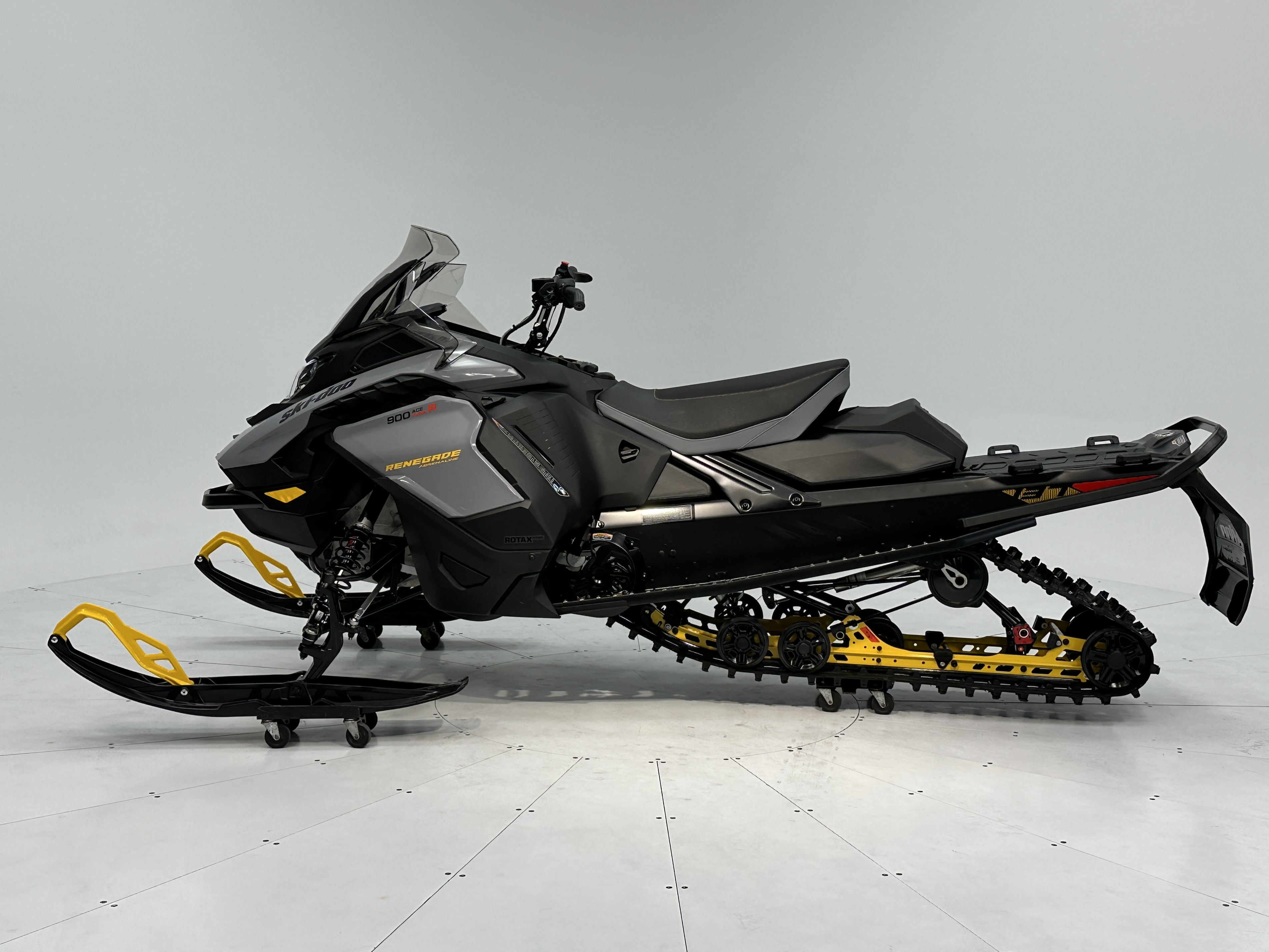 2025 Ski-Doo RENEGADE ADRENALINE 900 ACE Turbo R RipSaw 1.25" E.S. - Photo 3