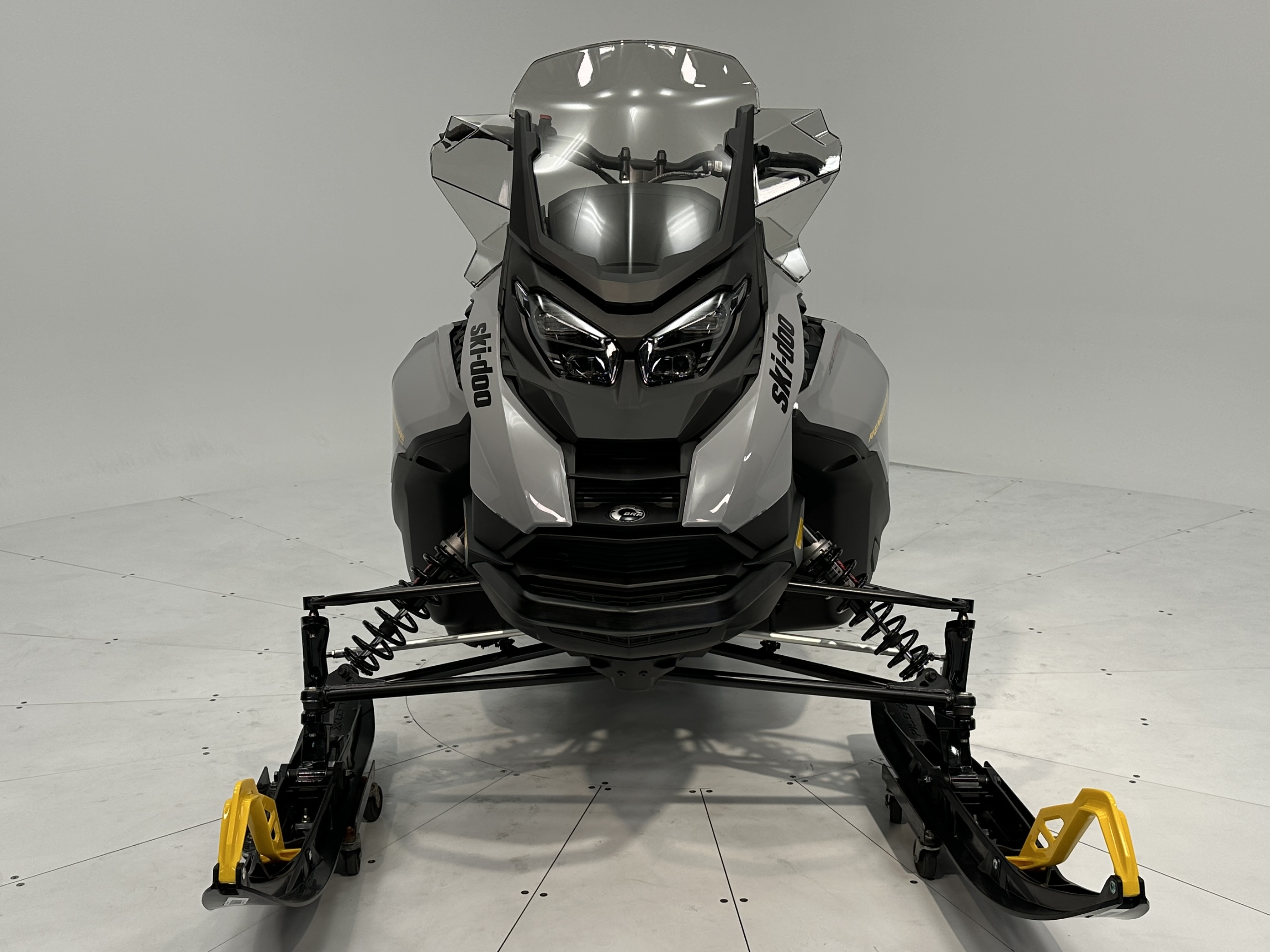 2025 Ski-Doo RENEGADE ADRENALINE 900 ACE Turbo R RipSaw 1.25" E.S. - Photo 4