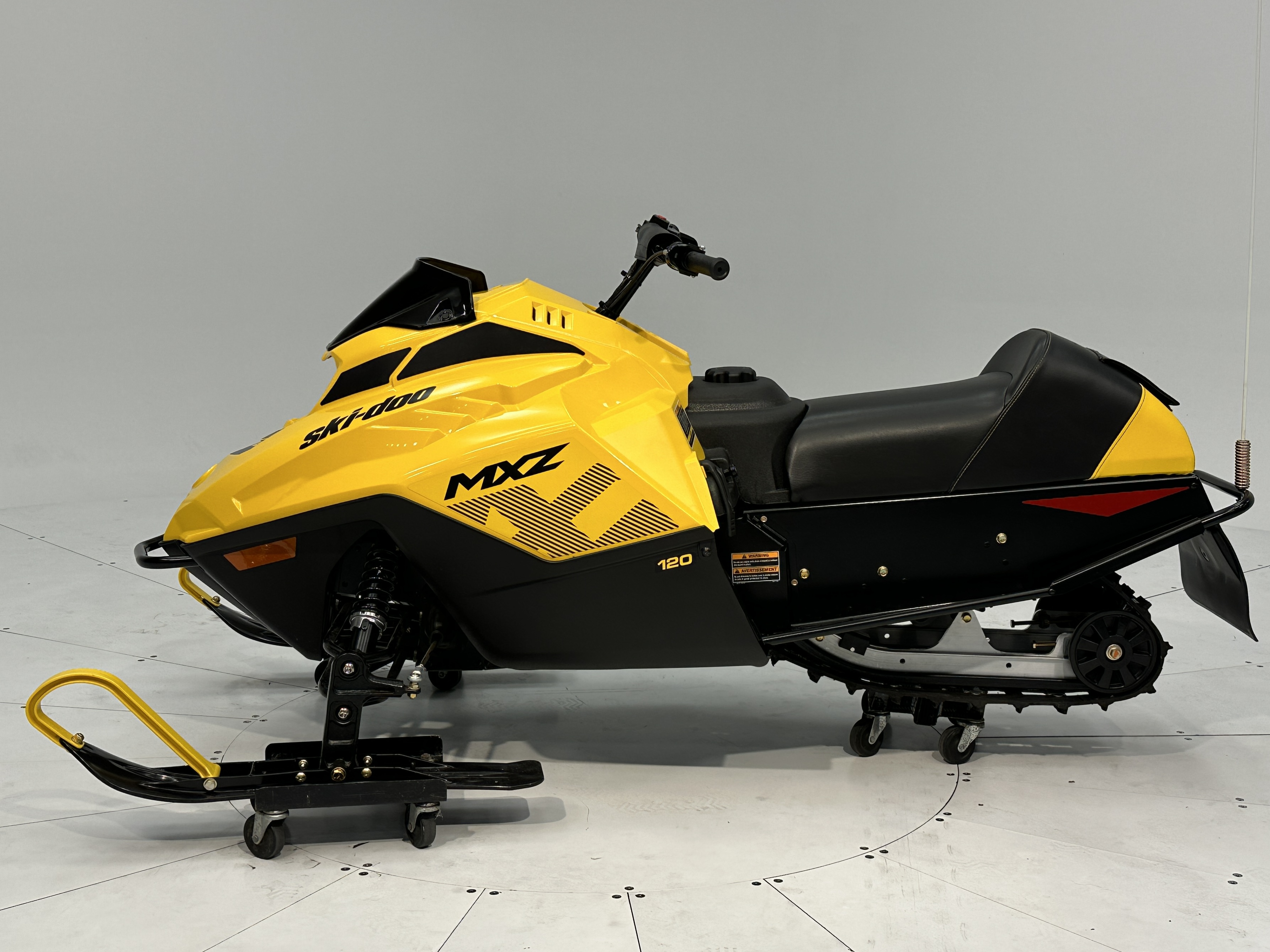 2025 Ski-Doo MXZ 120 - Photo 3