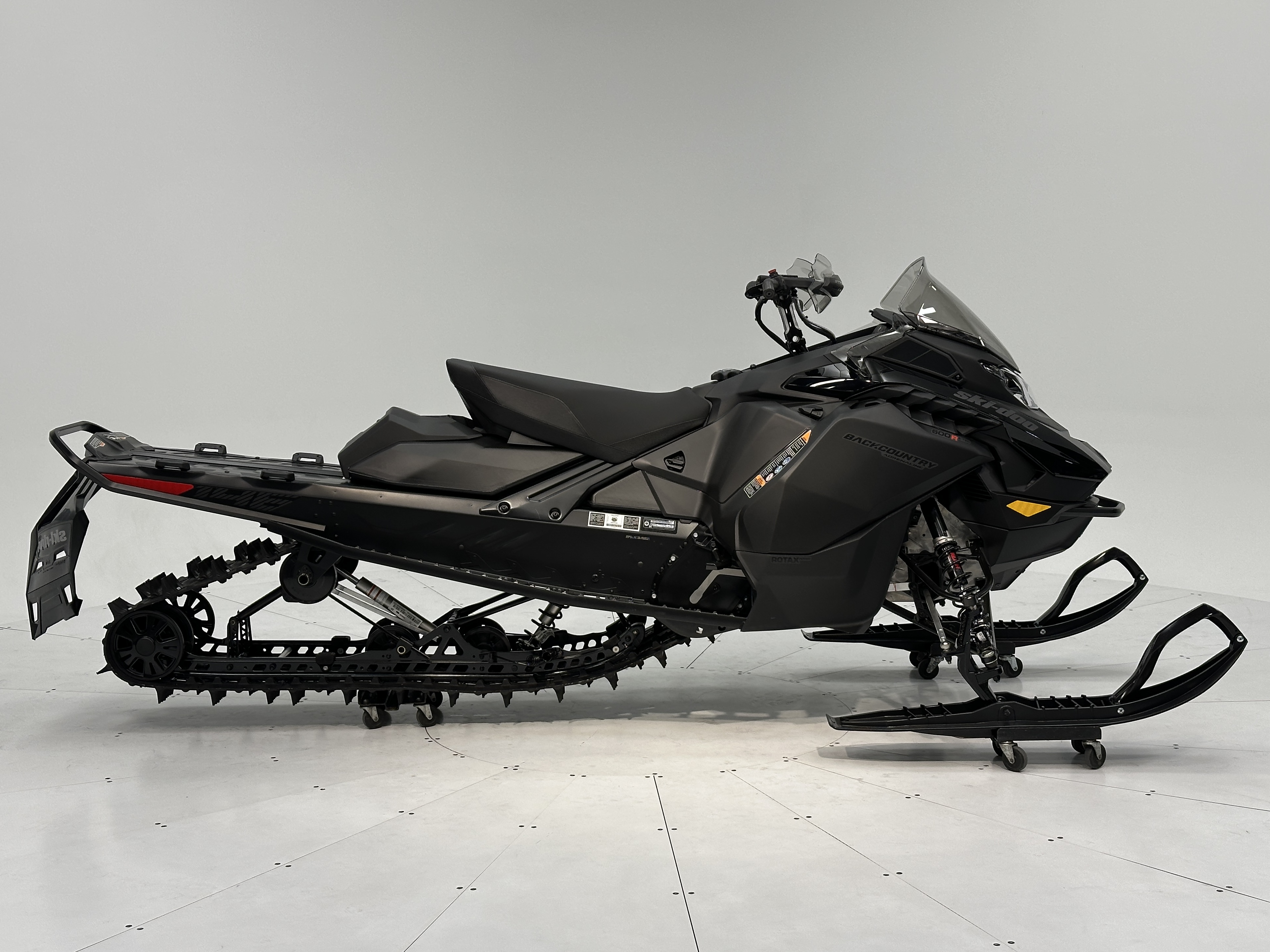 2025 Ski-Doo BACKCOUNTRY ADRENALINE 600R E-TEC PowderMax 2.0" E.S.