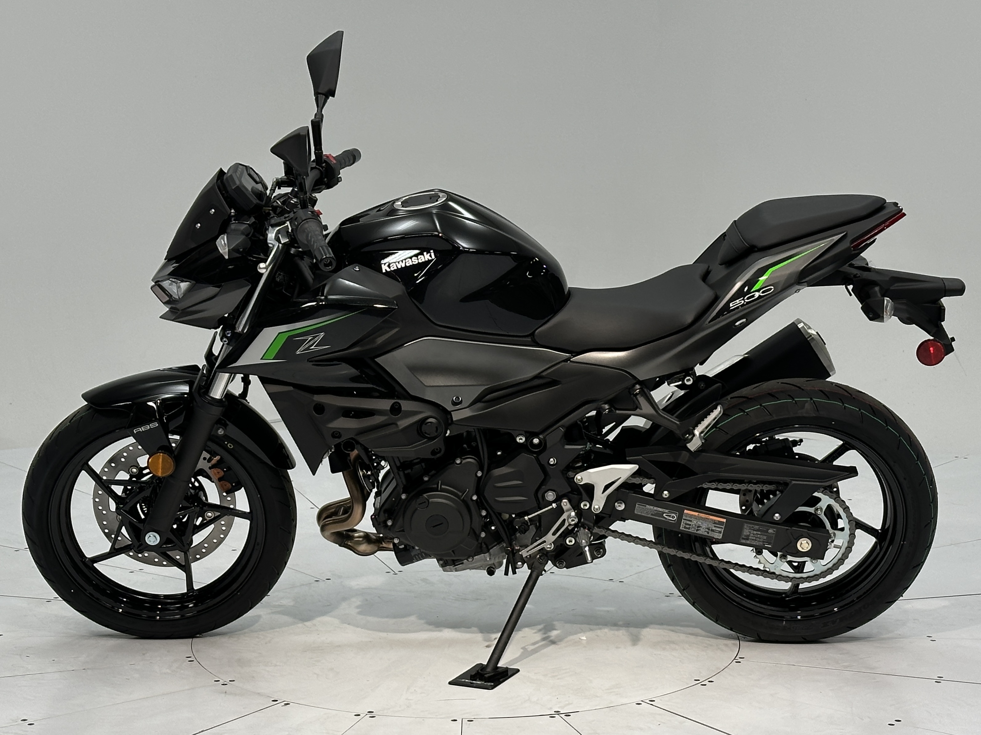2025 Kawasaki Z500 ABS - Photo 3