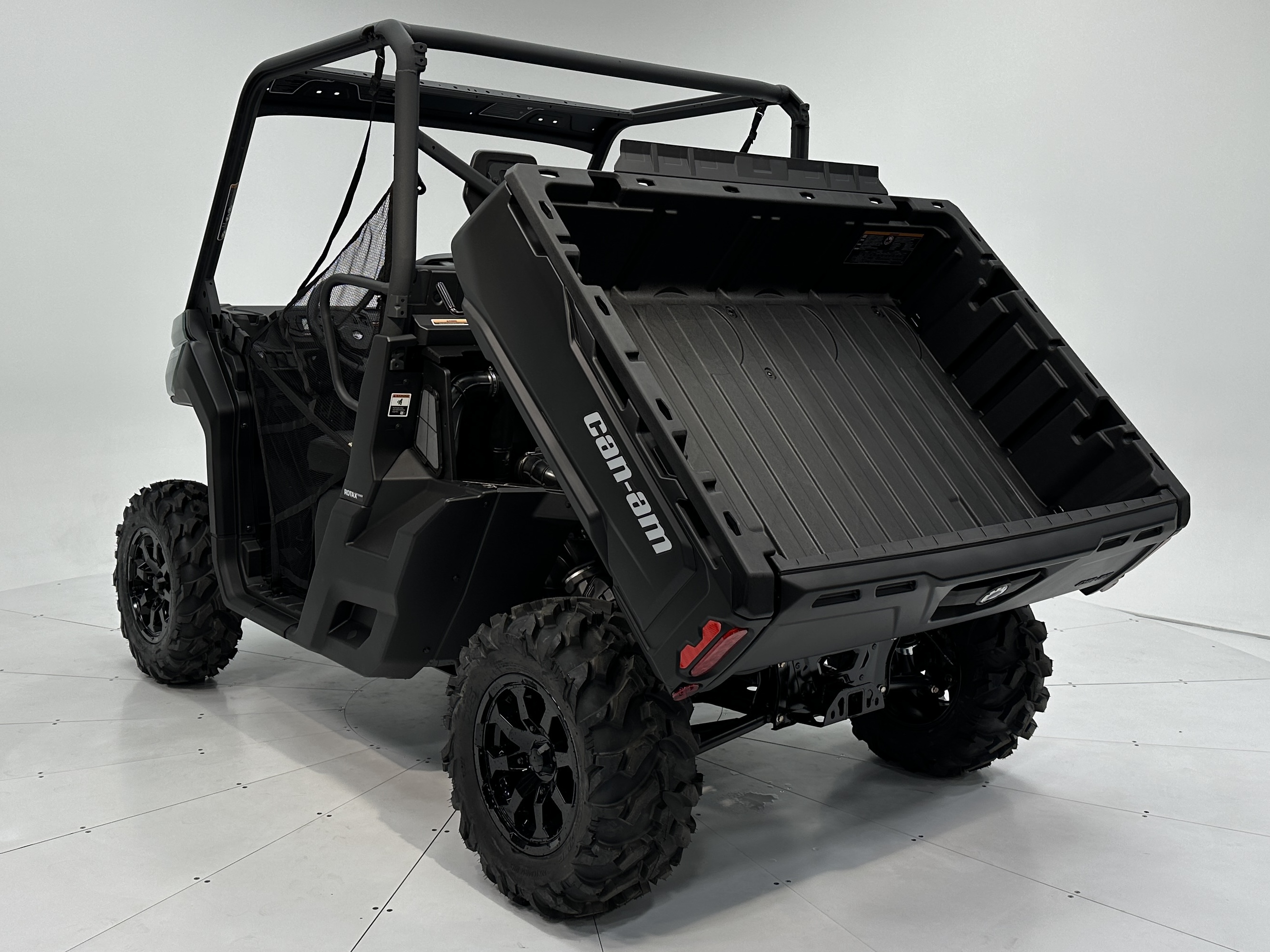 2025 Can-Am Defender DPS HD10 - Photo 11