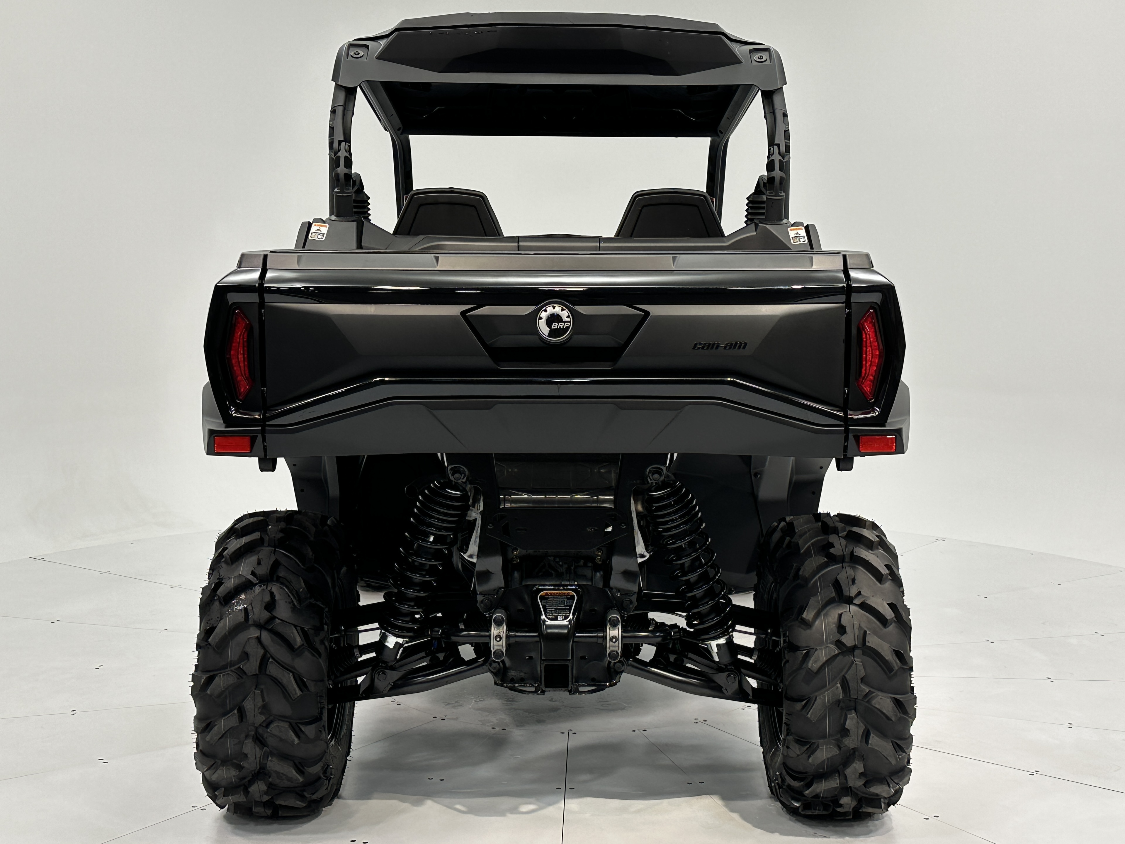 2025 Can-Am Commander XT 700 - Photo 2
