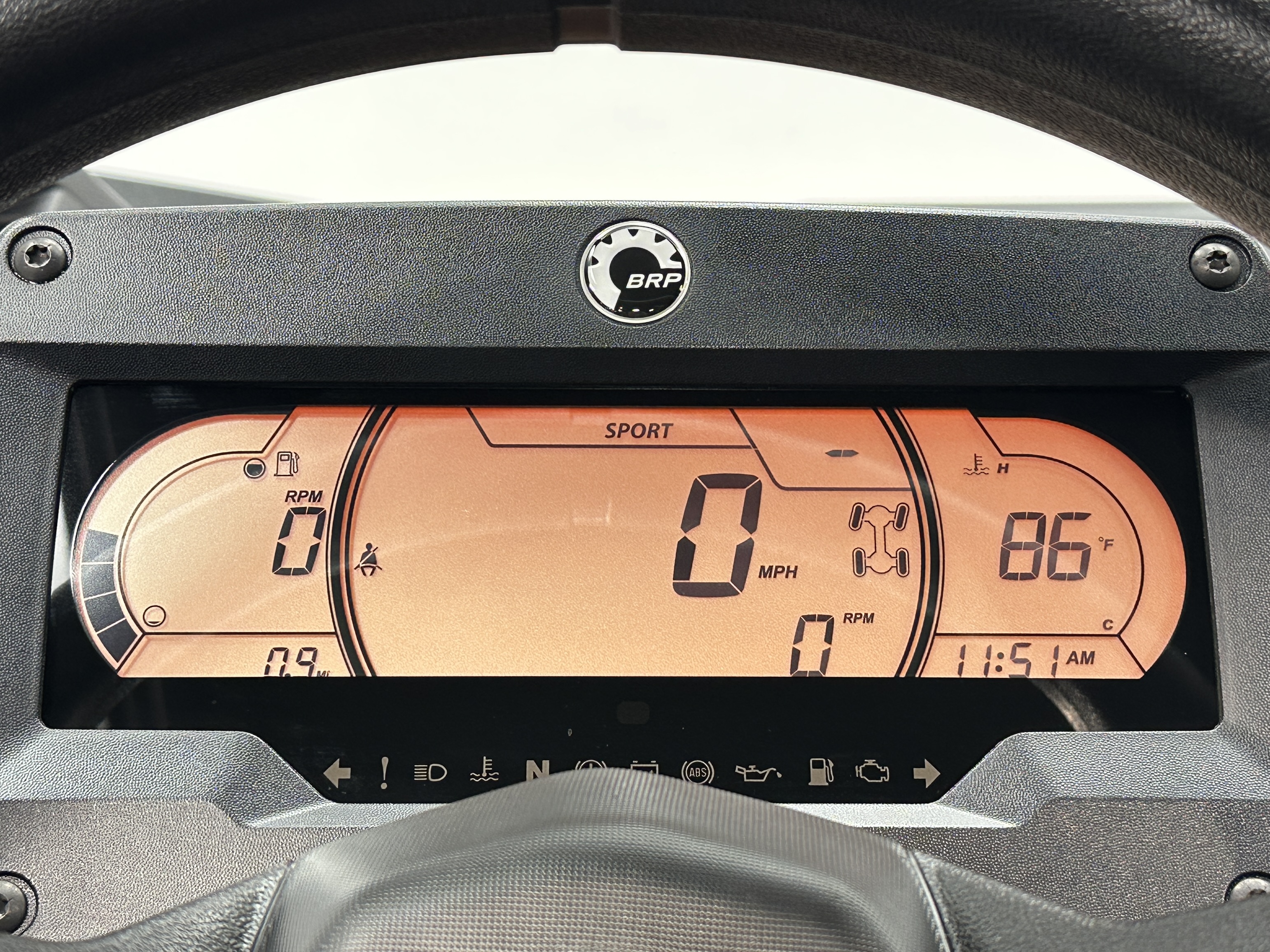 2025 Can-Am Commander XT 700 - Photo 7
