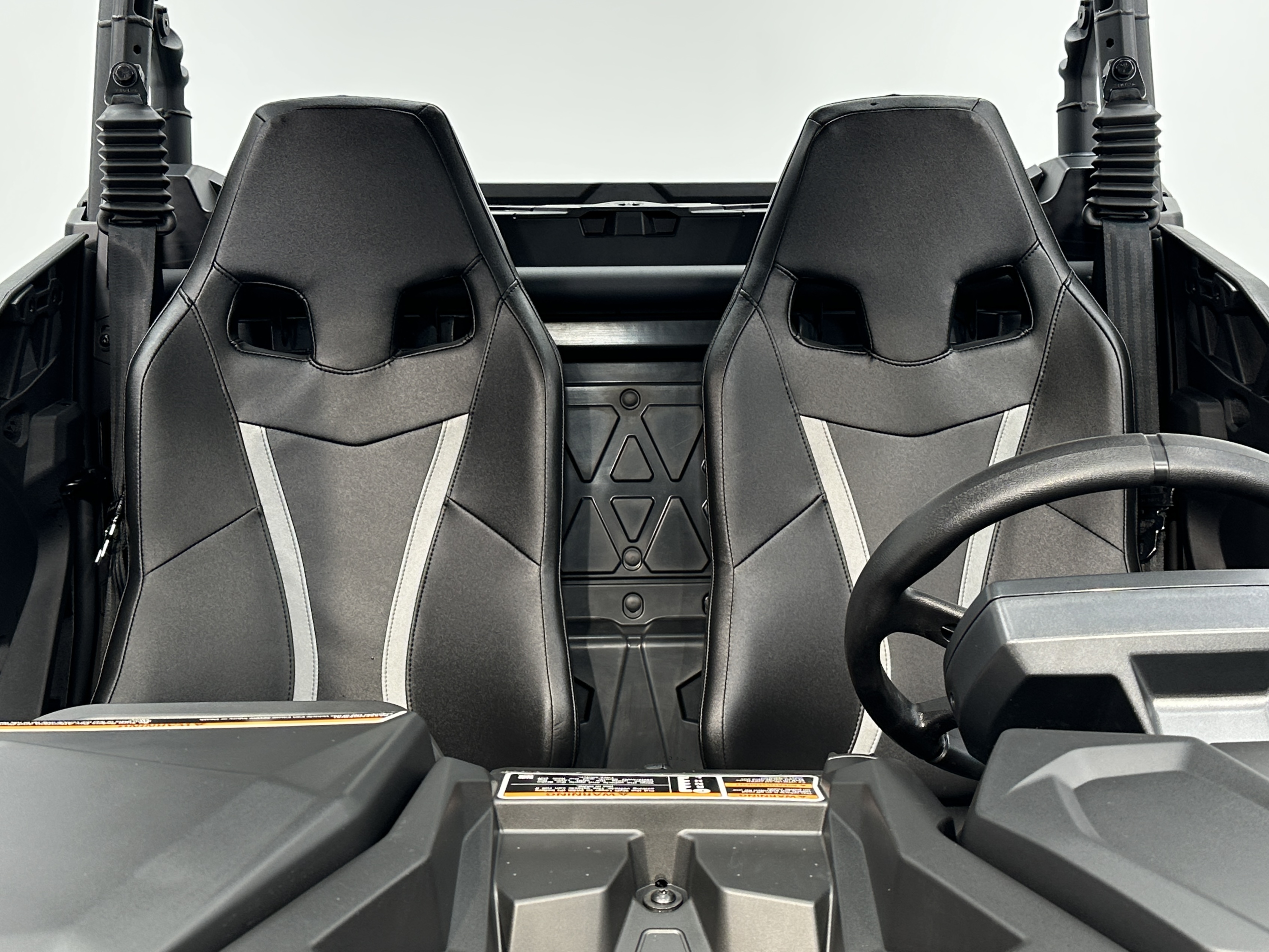 2025 Can-Am Commander XT 700 - Photo 12