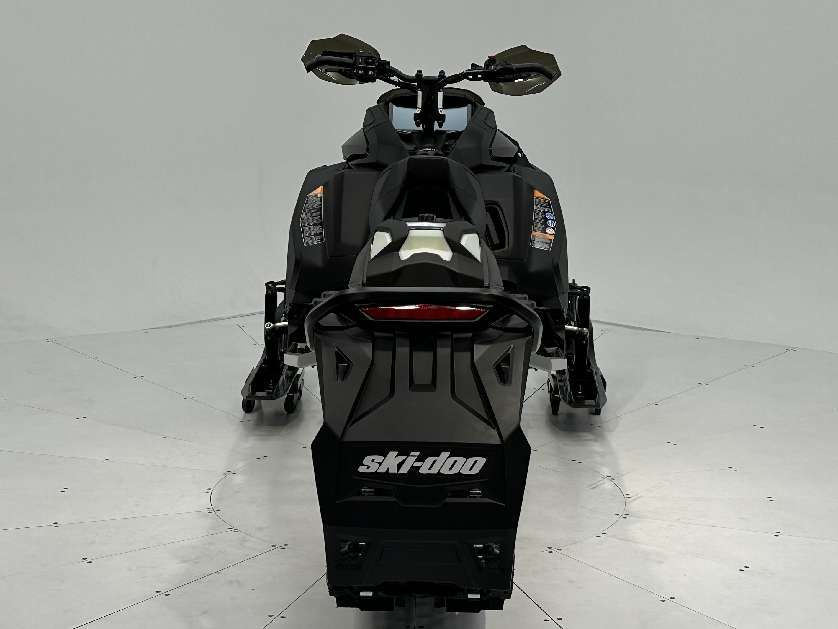 2025 Ski-Doo BACKCOUNTRY X-RS 146 (43") 850 E-TEC Turbo R Storm 150 1.5" SHOT  w/ 10.25" Touchscreen - Photo 2