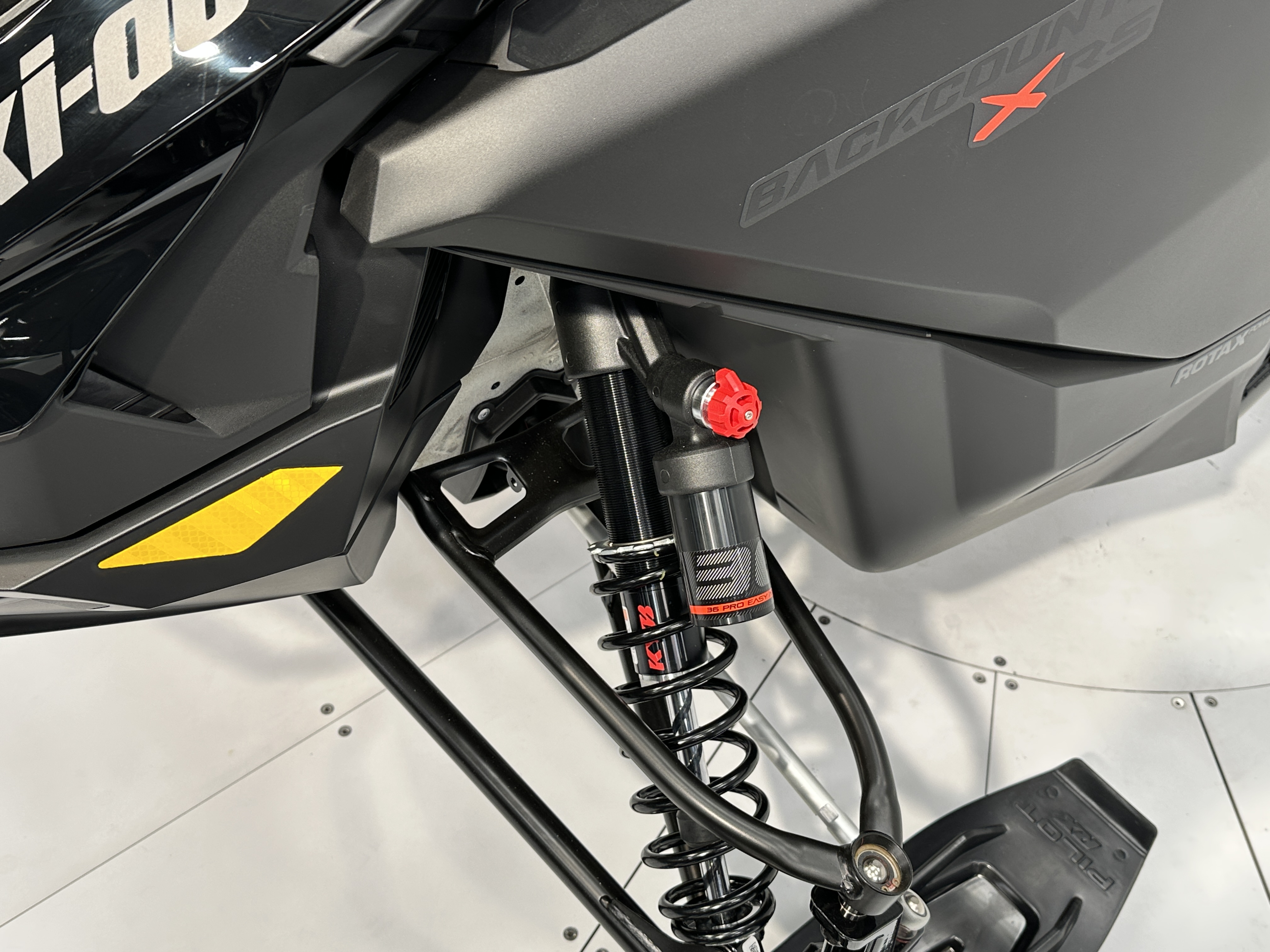 2025 Ski-Doo BACKCOUNTRY X-RS 146 (43") 850 E-TEC Turbo R Storm 150 1.5" SHOT  w/ 10.25" Touchscreen - Photo 10