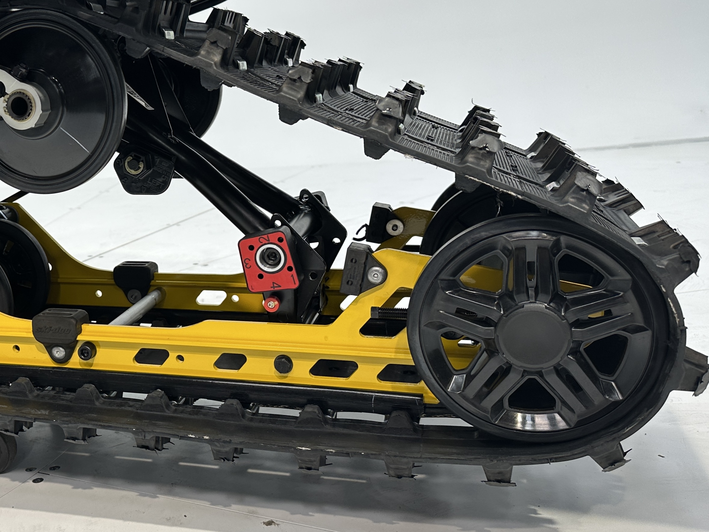 2025 Ski-Doo MXZ ADRENALINE 129 850 E-TEC RipSaw 1.25" E.S. - Photo 9