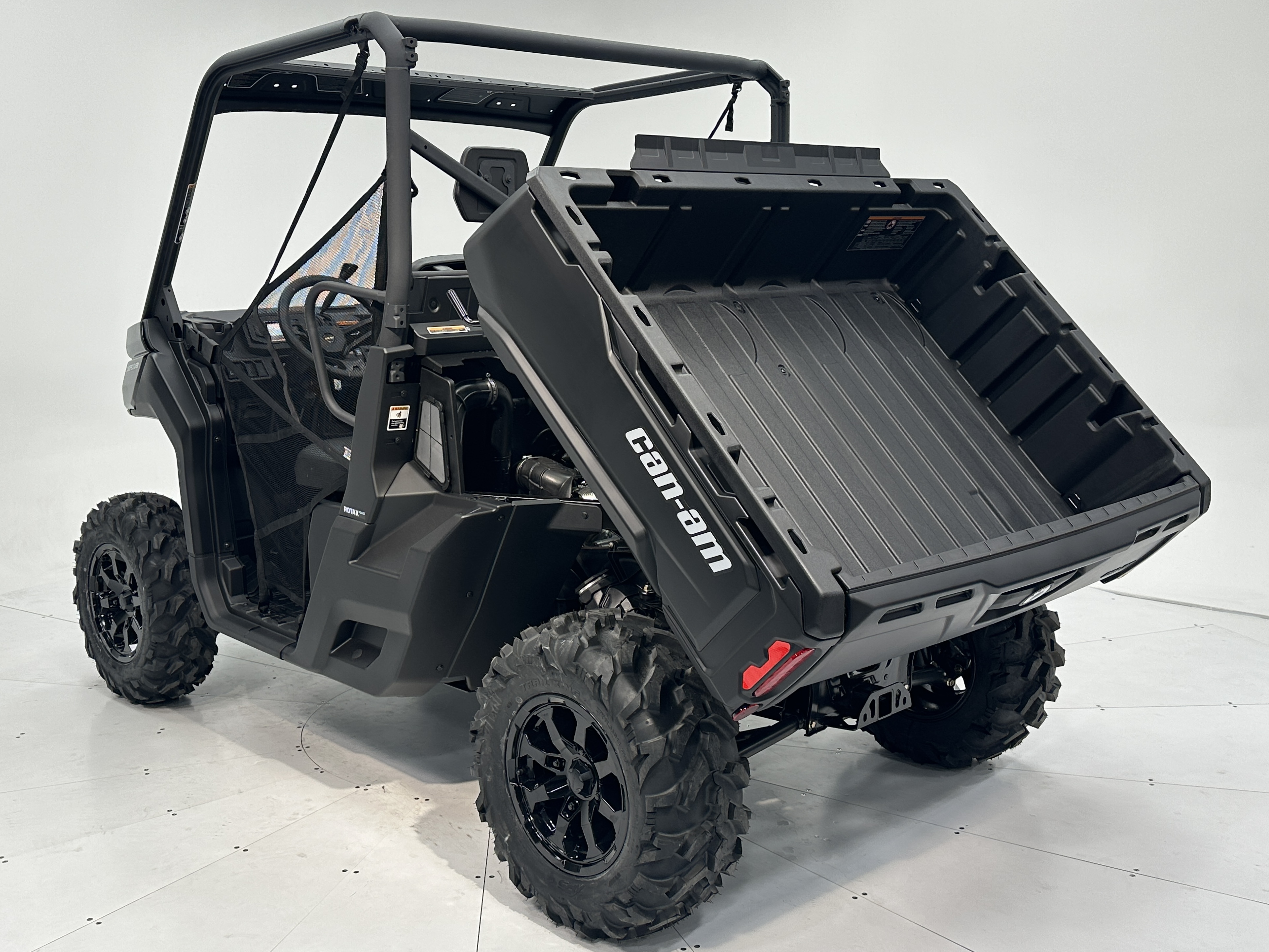 2025 Can-Am Defender DPS HD10 - Photo 11