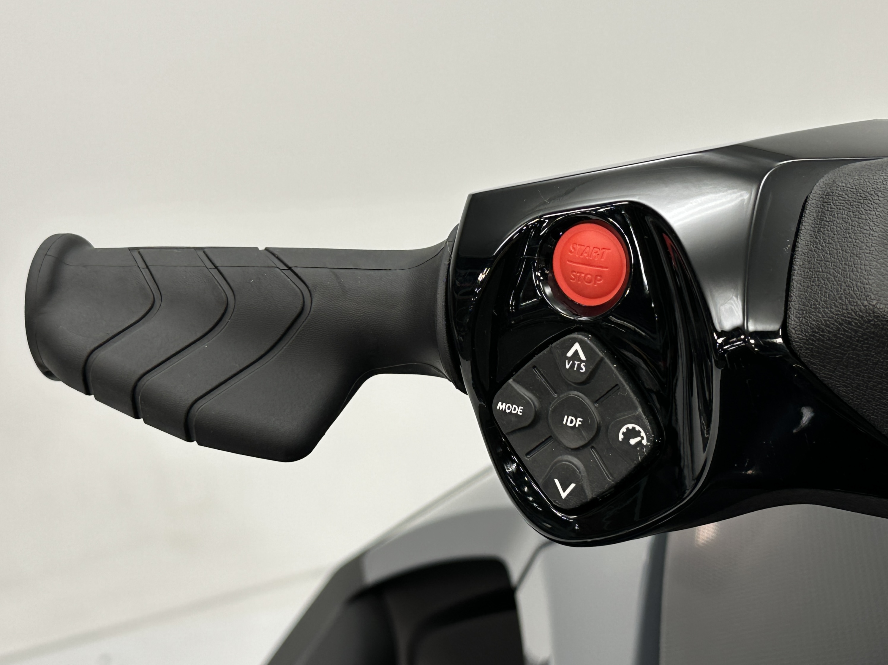 2025 Sea-Doo GTX 170 w/ iDF - Photo 7