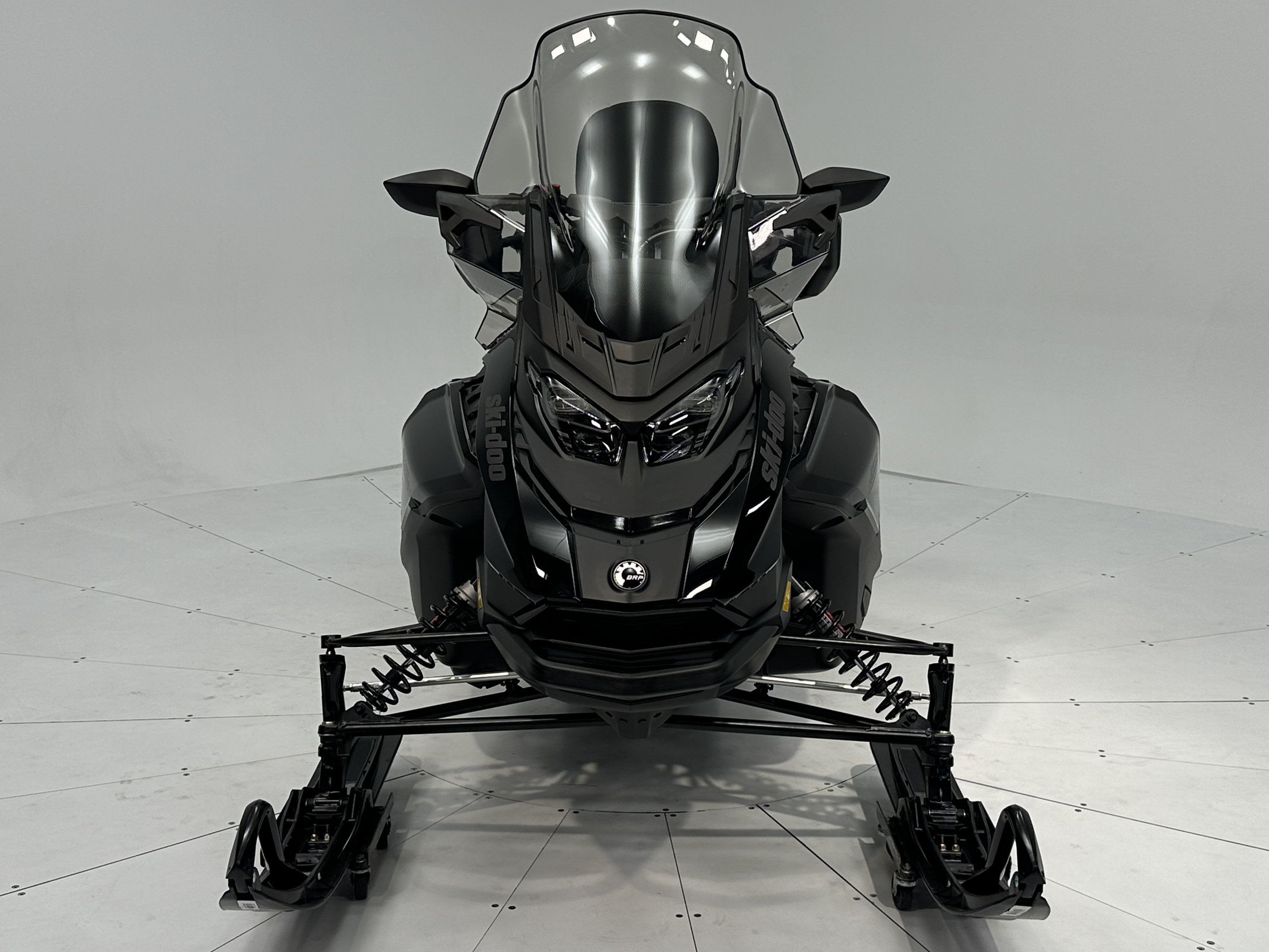 2025 Ski-Doo GRAND TOURING LE 900 ACE Silent Track II 1.25" E.S. - Photo 4