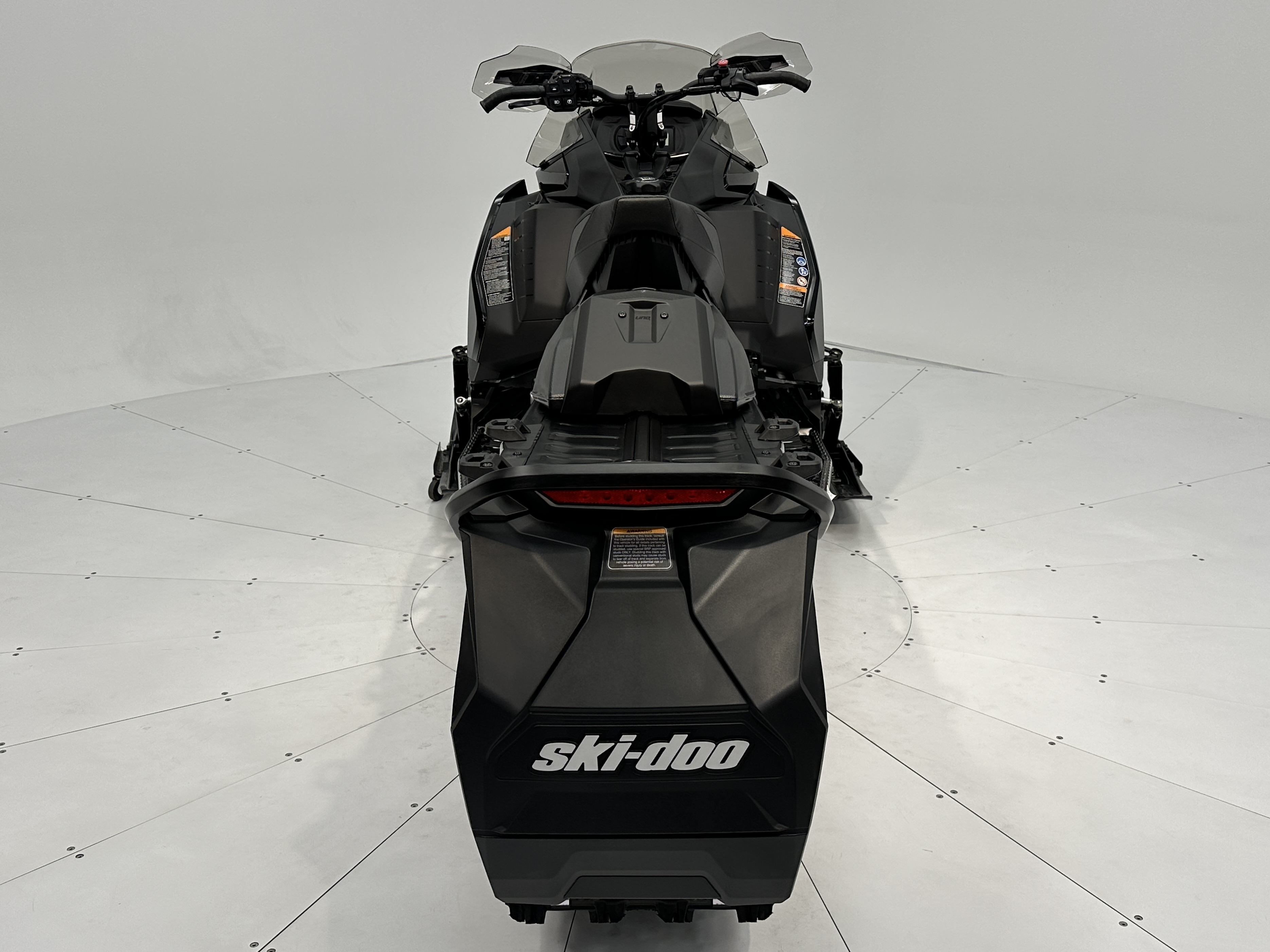 2025 Ski-Doo MXZ ADRENALINE 137 600R E-TEC RipSaw 1.25" E.S. - Photo 2