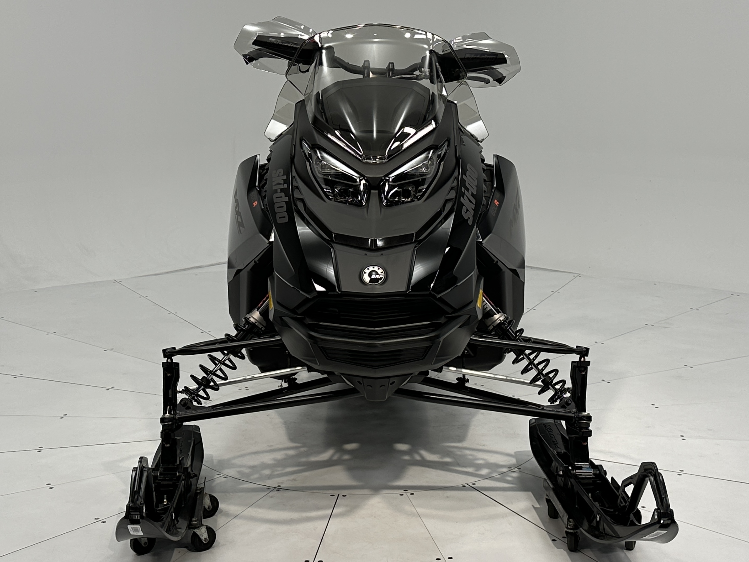 2025 Ski-Doo MXZ ADRENALINE 137 600R E-TEC RipSaw 1.25" E.S. - Photo 4