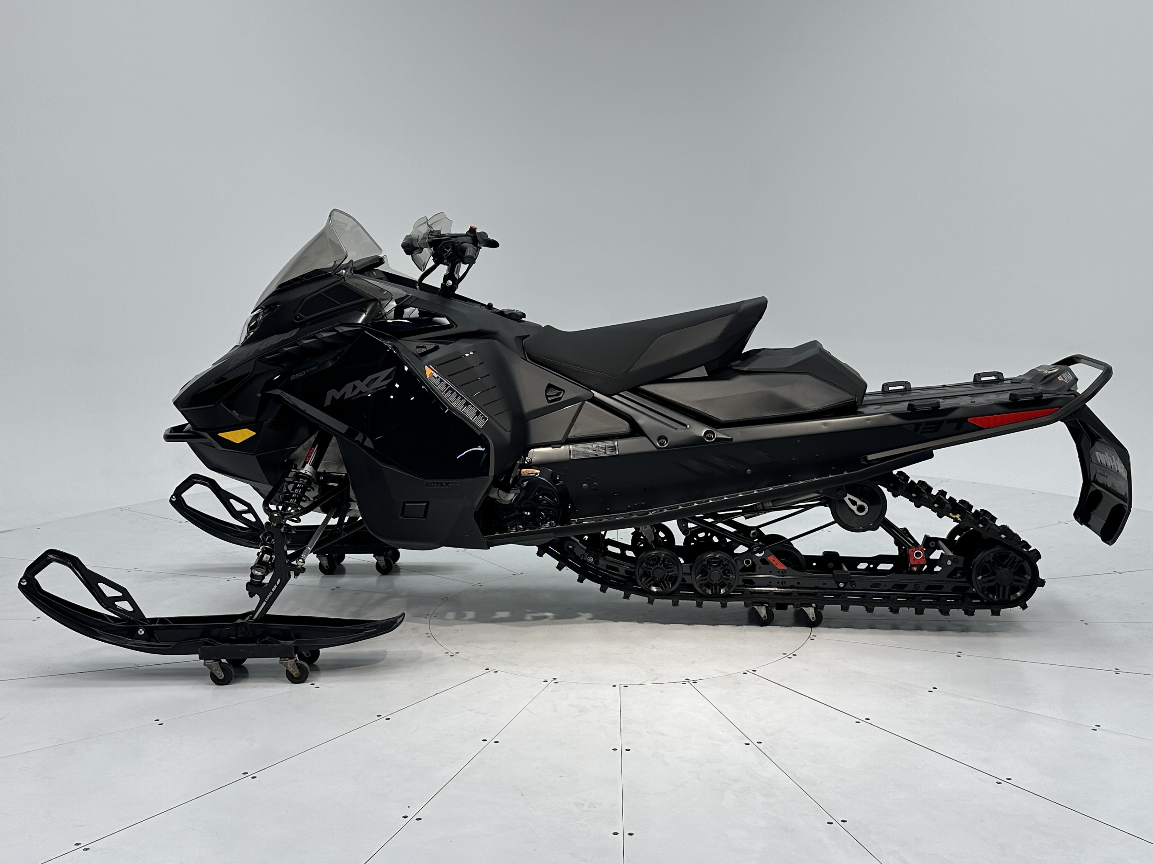 2025 Ski-Doo MXZ ADRENALINE 137 850 E-TEC RipSaw 1.25" E.S. - Photo 3