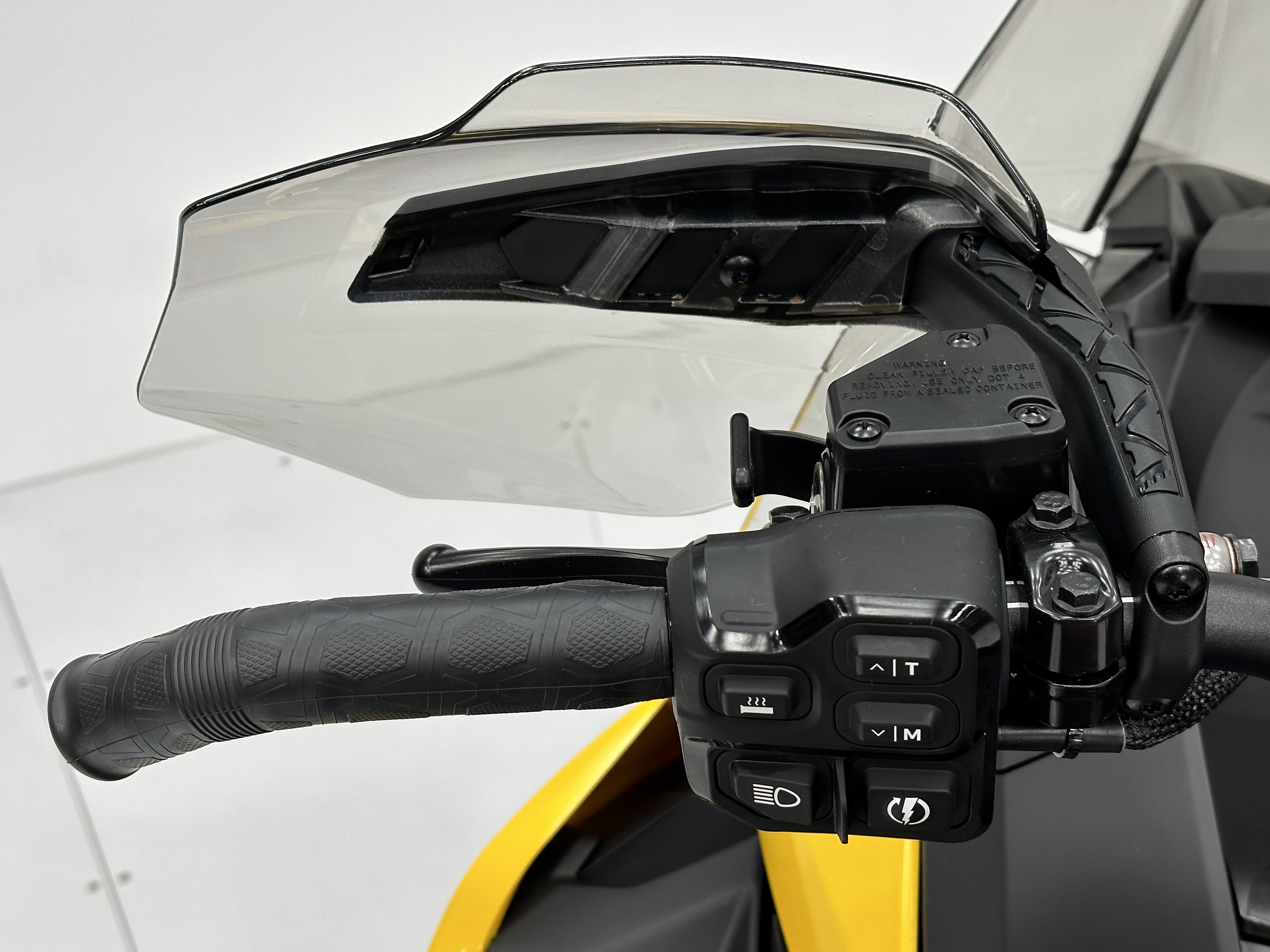 2025 Ski-Doo MXZ ADRENALINE 137 600R E-TEC RipSaw 1.25" E.S. - Photo 8