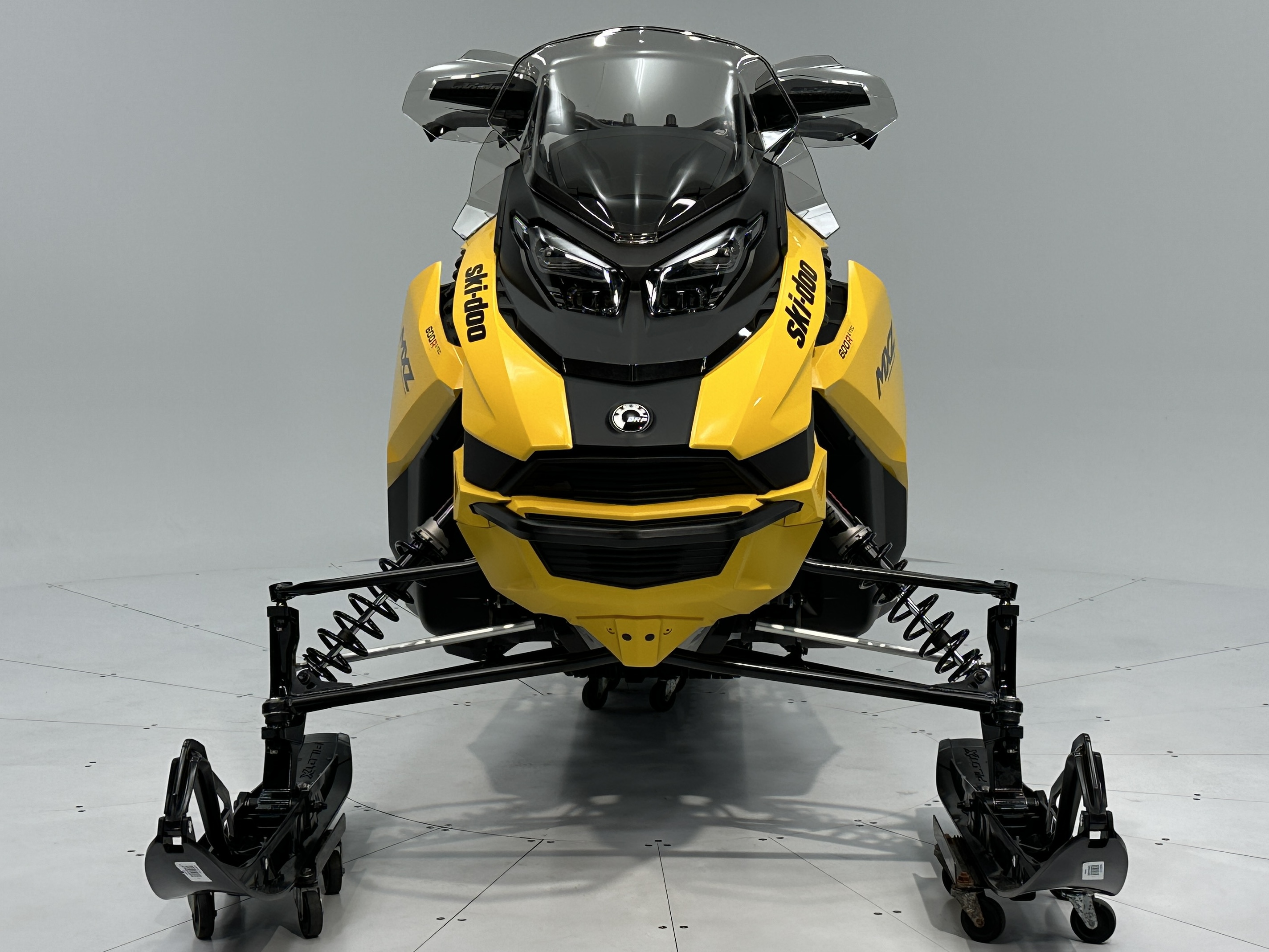 2025 Ski-Doo MXZ ADRENALINE 137 600R E-TEC RipSaw 1.25" E.S. - Photo 4