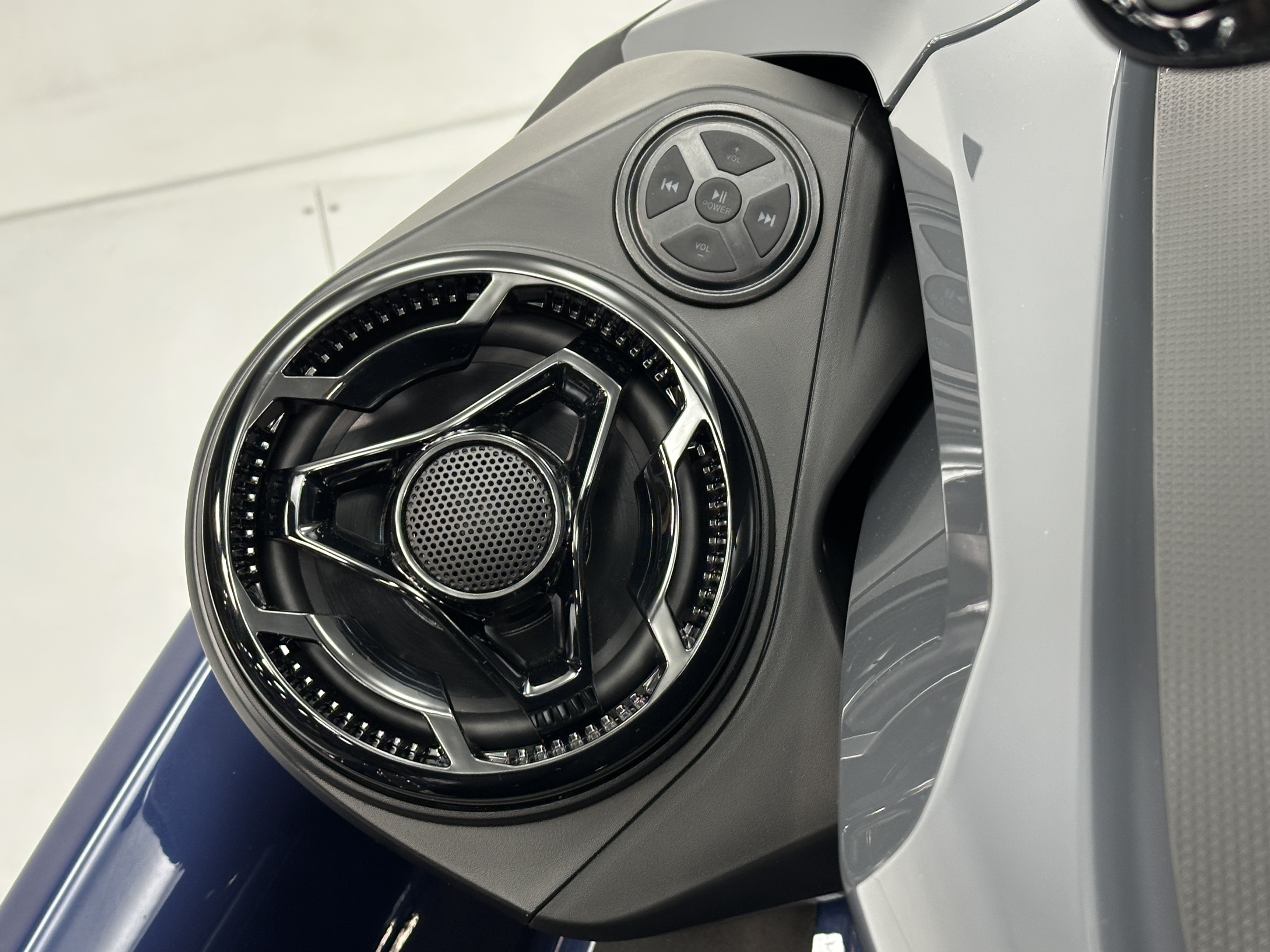 2025 Sea-Doo GTX 230 (Sound System & iDF) - Photo 11