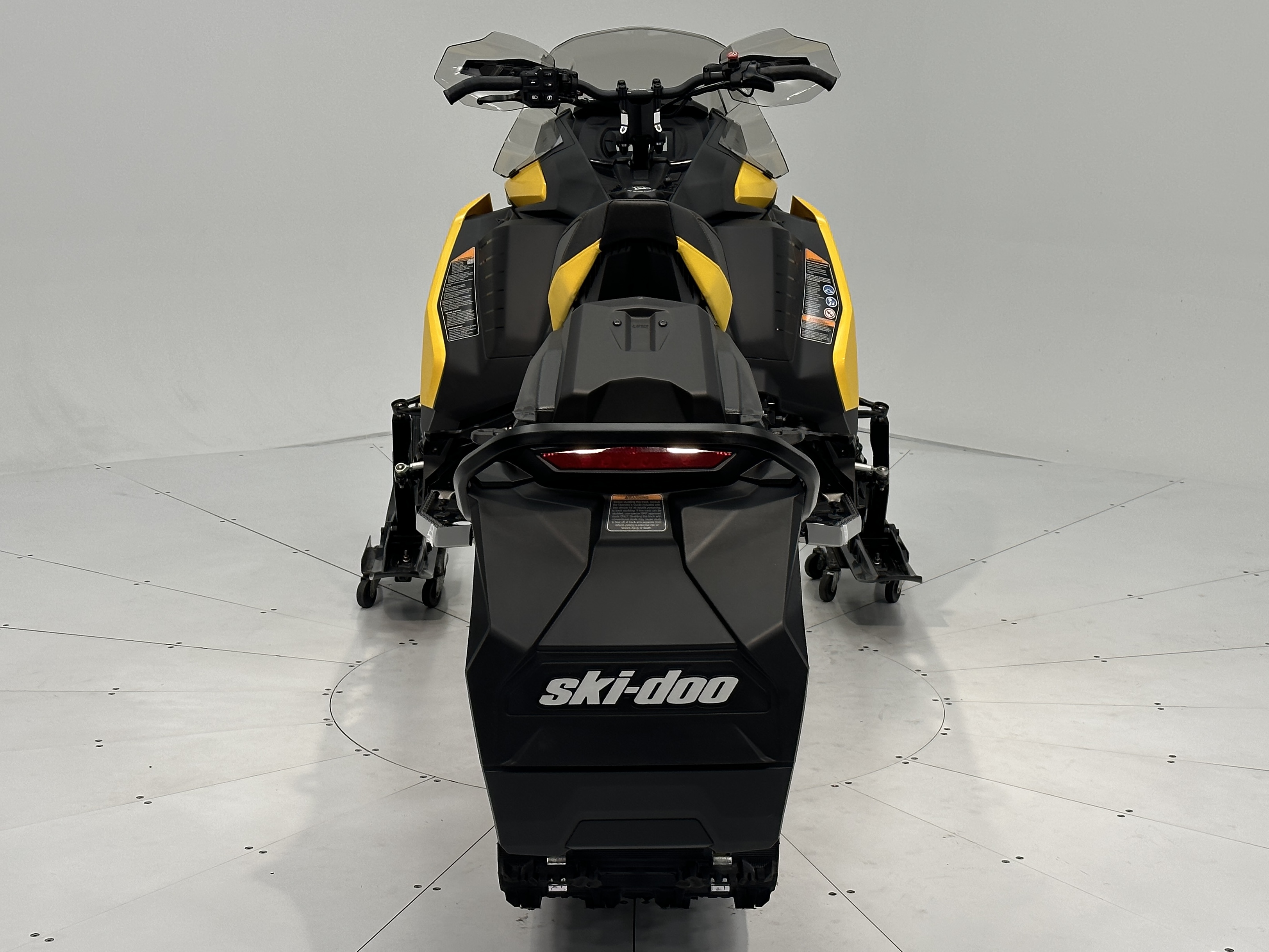 2025 Ski-Doo MXZ ADRENALINE 129 600R E-TEC RipSaw 1.25" E.S. - Photo 2