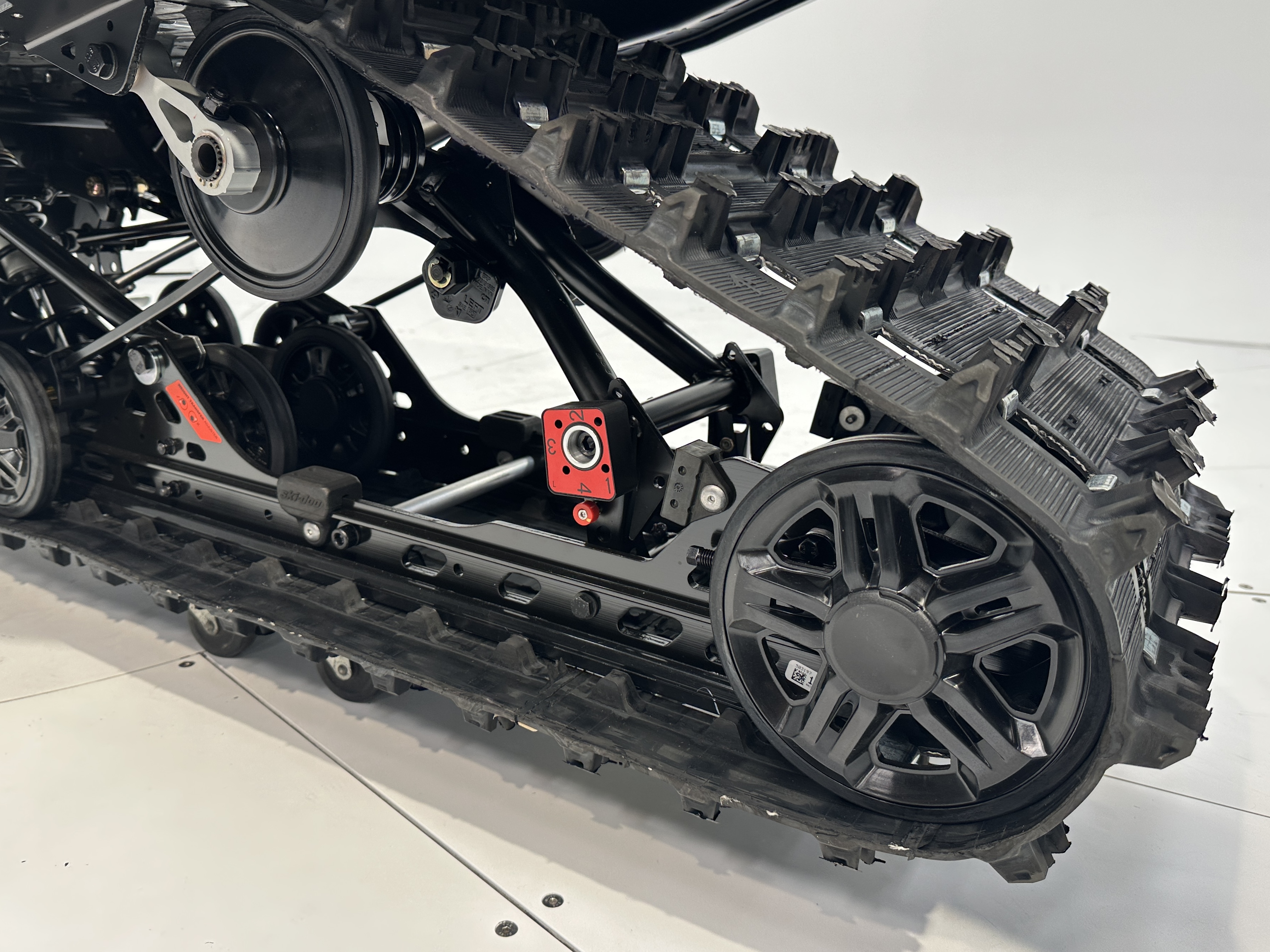 2025 Ski-Doo MXZ ADRENALINE 129 850 E-TEC RipSaw 1.25" E.S. - Photo 9