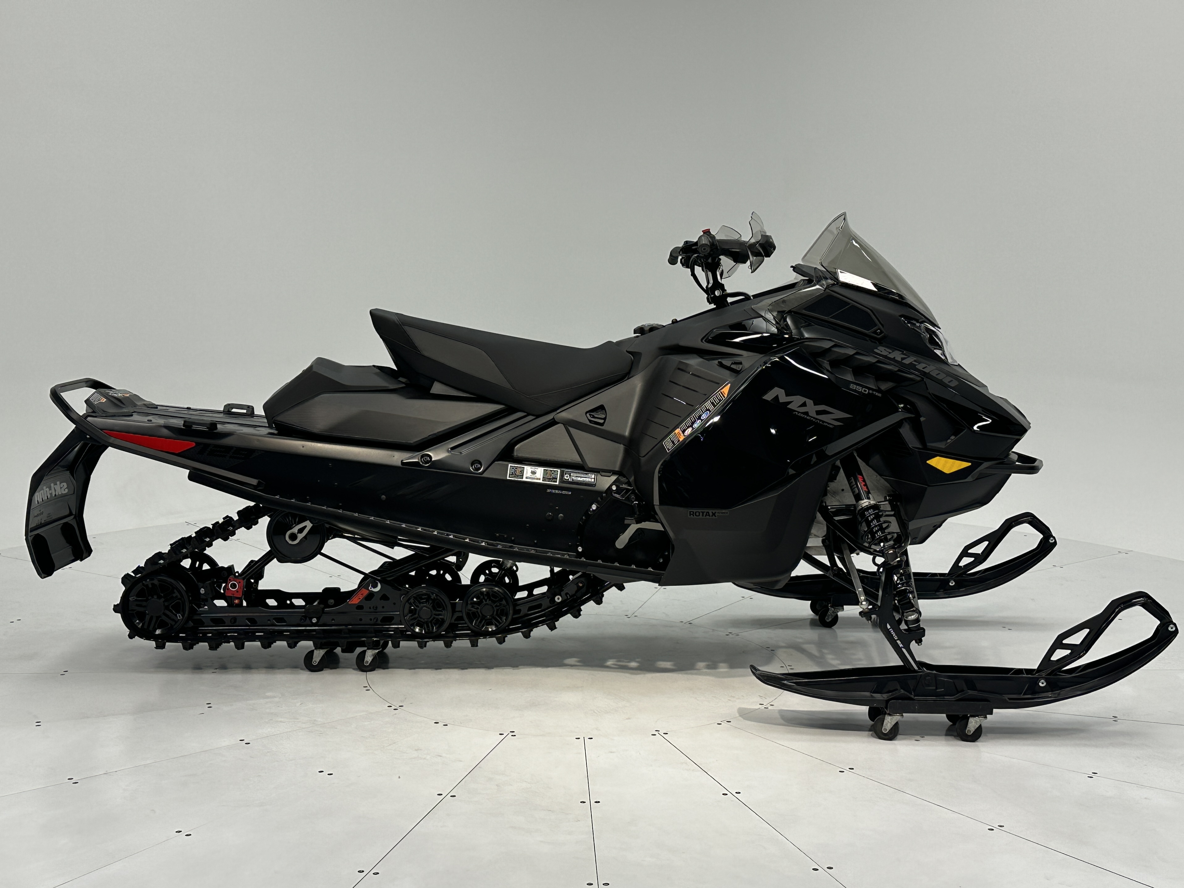 2025 Ski-Doo MXZ ADRENALINE 129 850 E-TEC RipSaw 1.25" E.S.