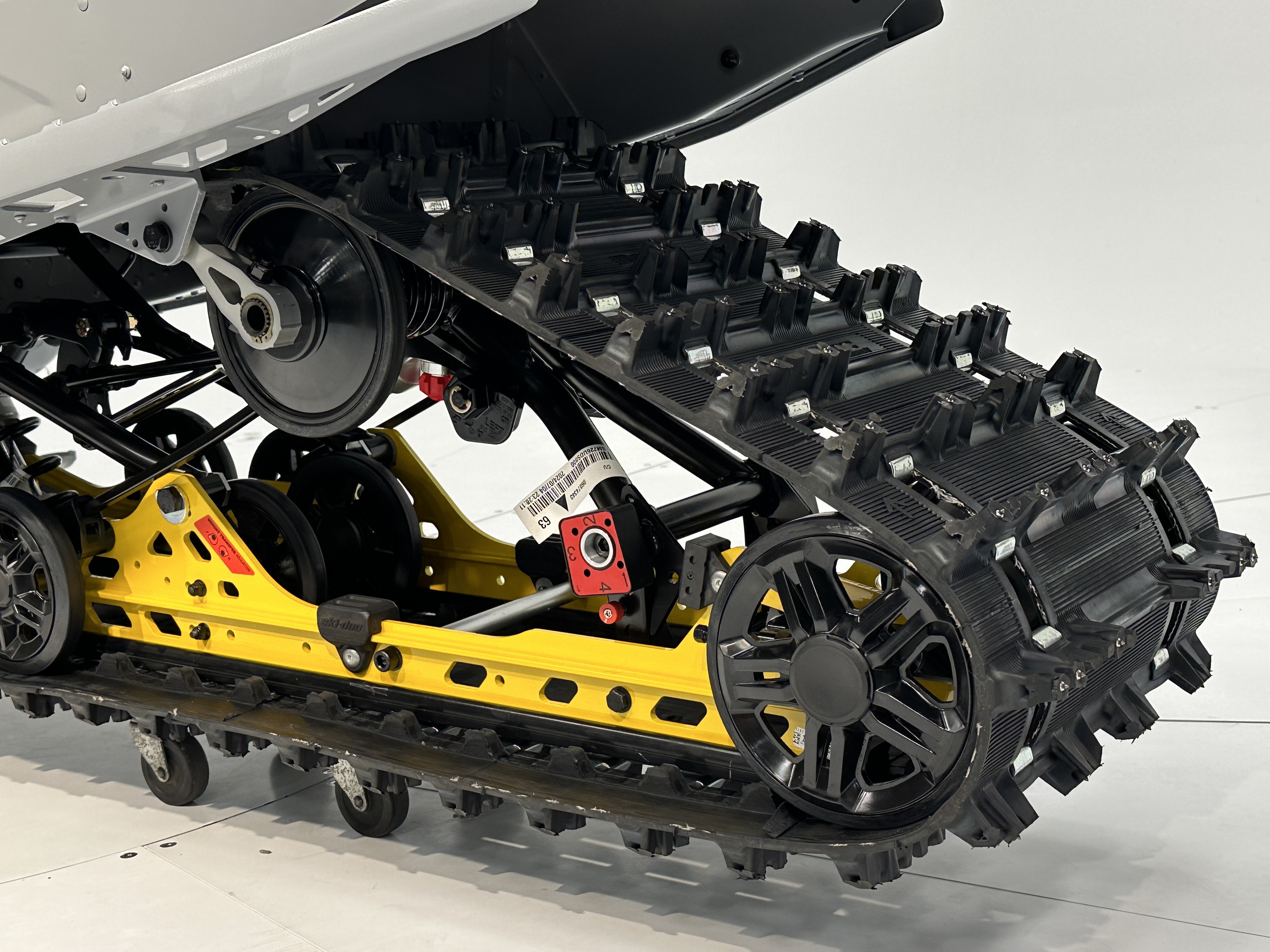 2025 Ski-Doo MXZ ADR w/ BLIZZARD Pkg 129 850 E-TEC Ice Ripper XT 1.25" E.S. - Photo 10