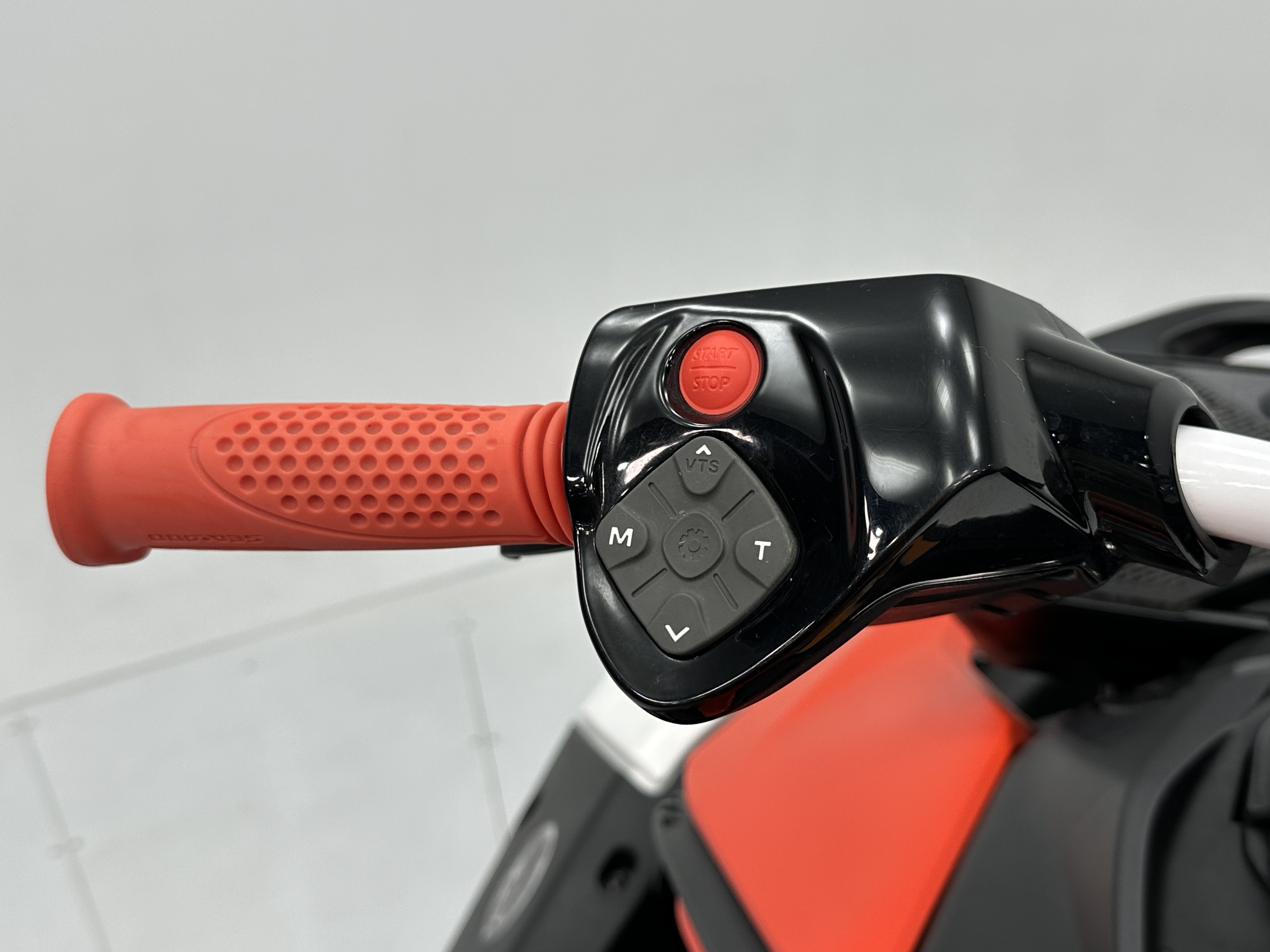 2025 Sea-Doo Spark 1up ACE-90 TRIXX (Sound System) Demonstrator - Photo 7