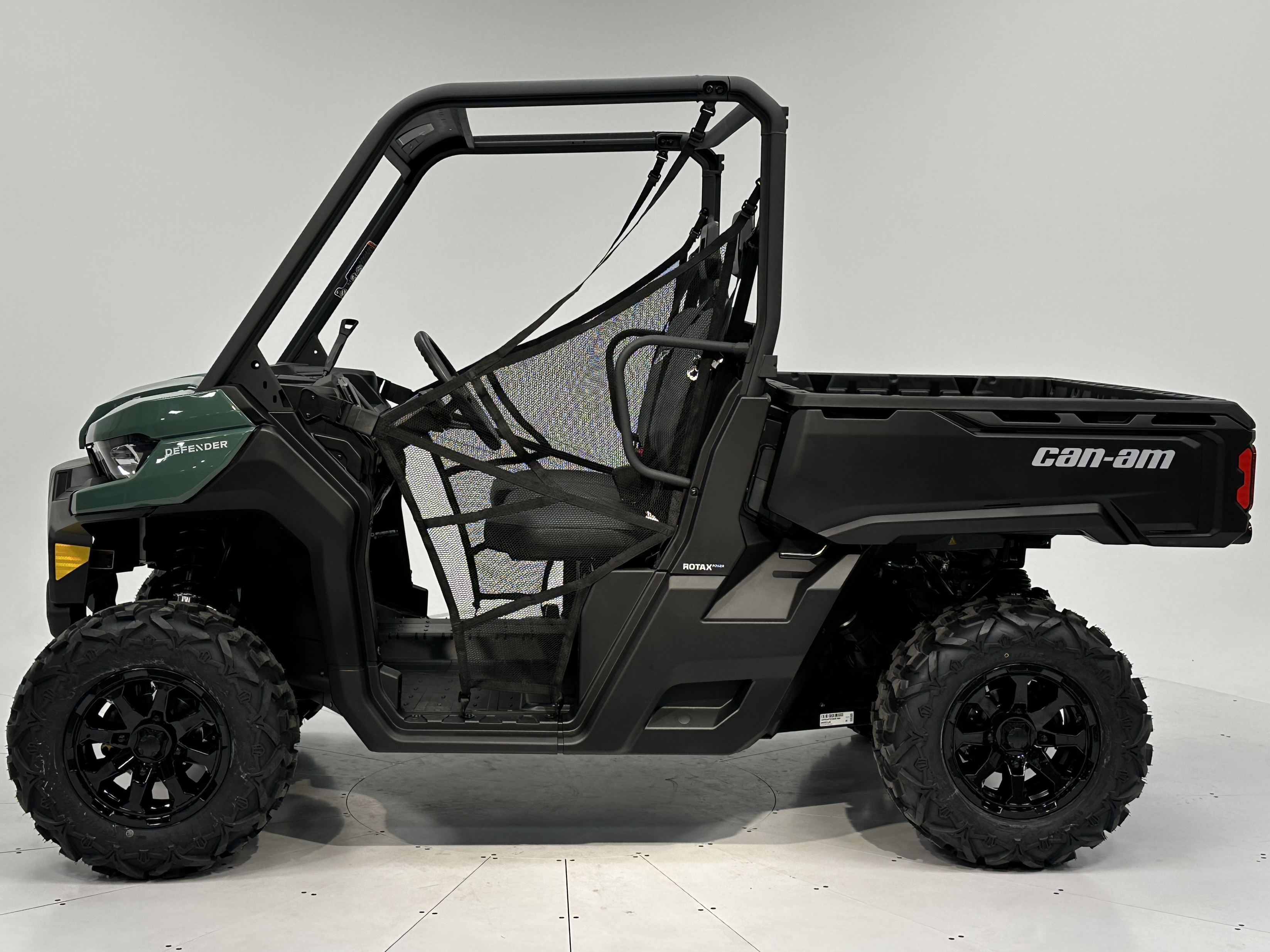 2025 Can-Am Defender DPS HD9 Demonstrator - Photo 3