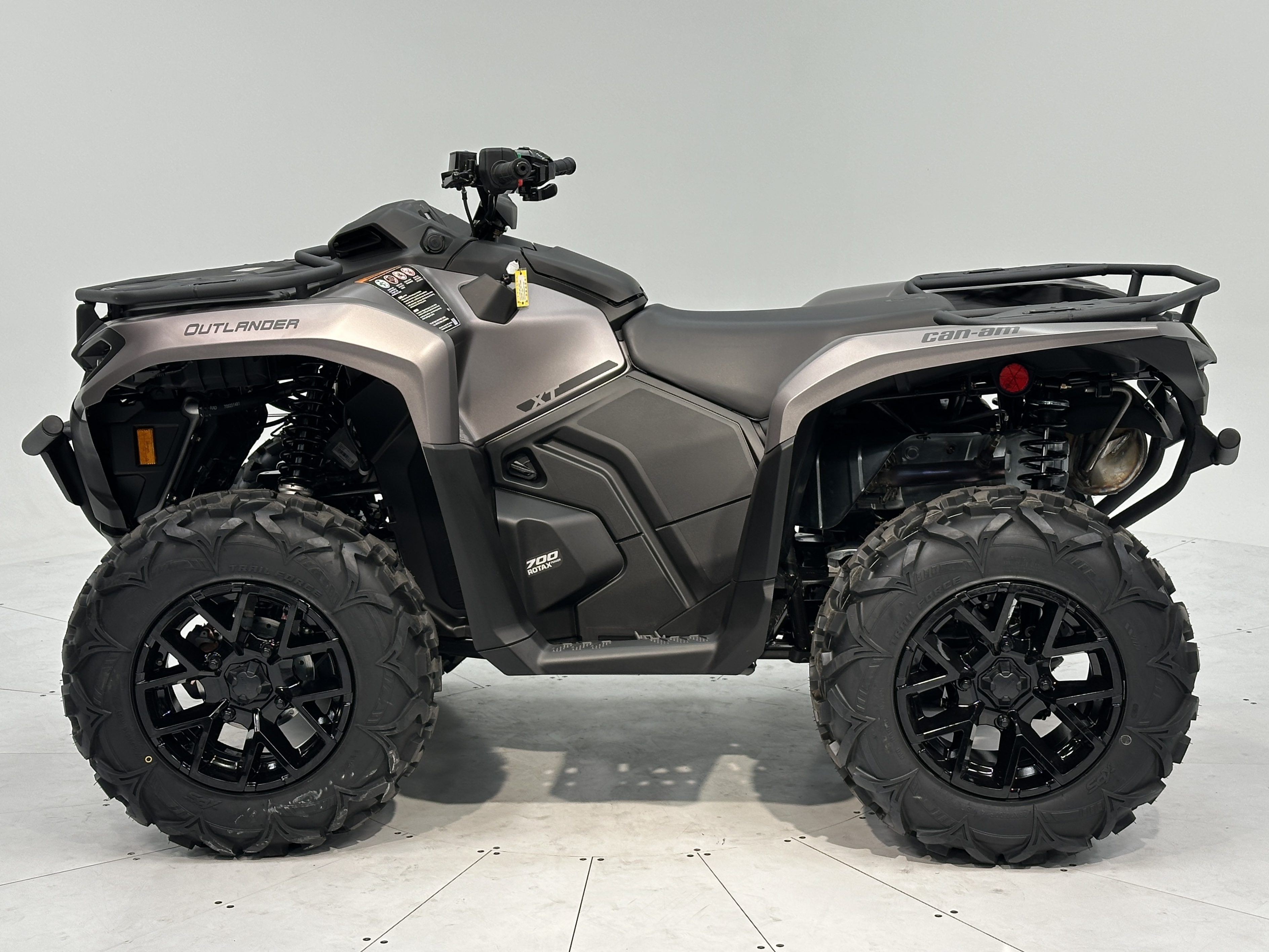 2025 Can-Am Outlander XT 700 Demonstrator - Photo 3