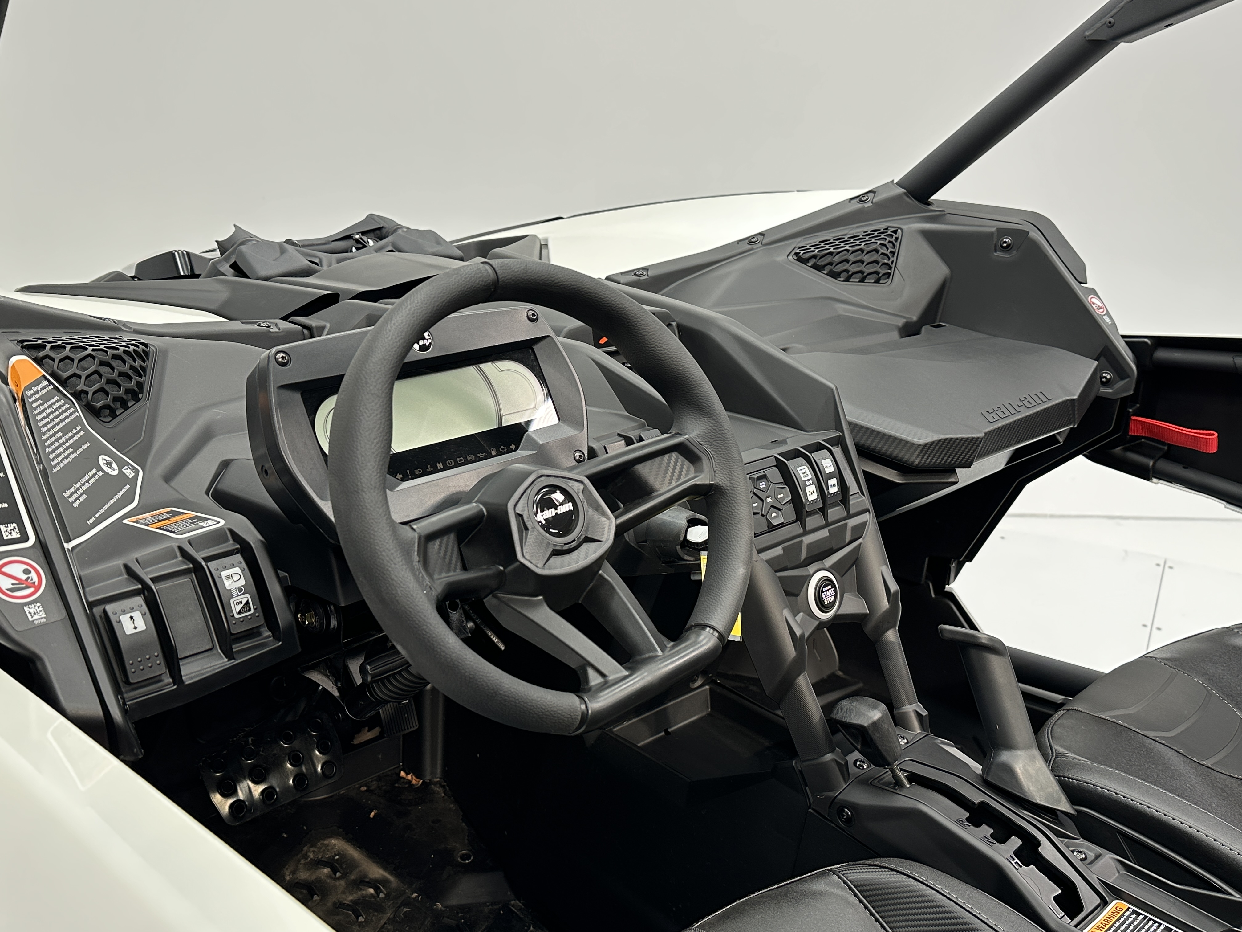 2025 Can-Am Maverick X3 X rc 64'' TURBO RR - Photo 5