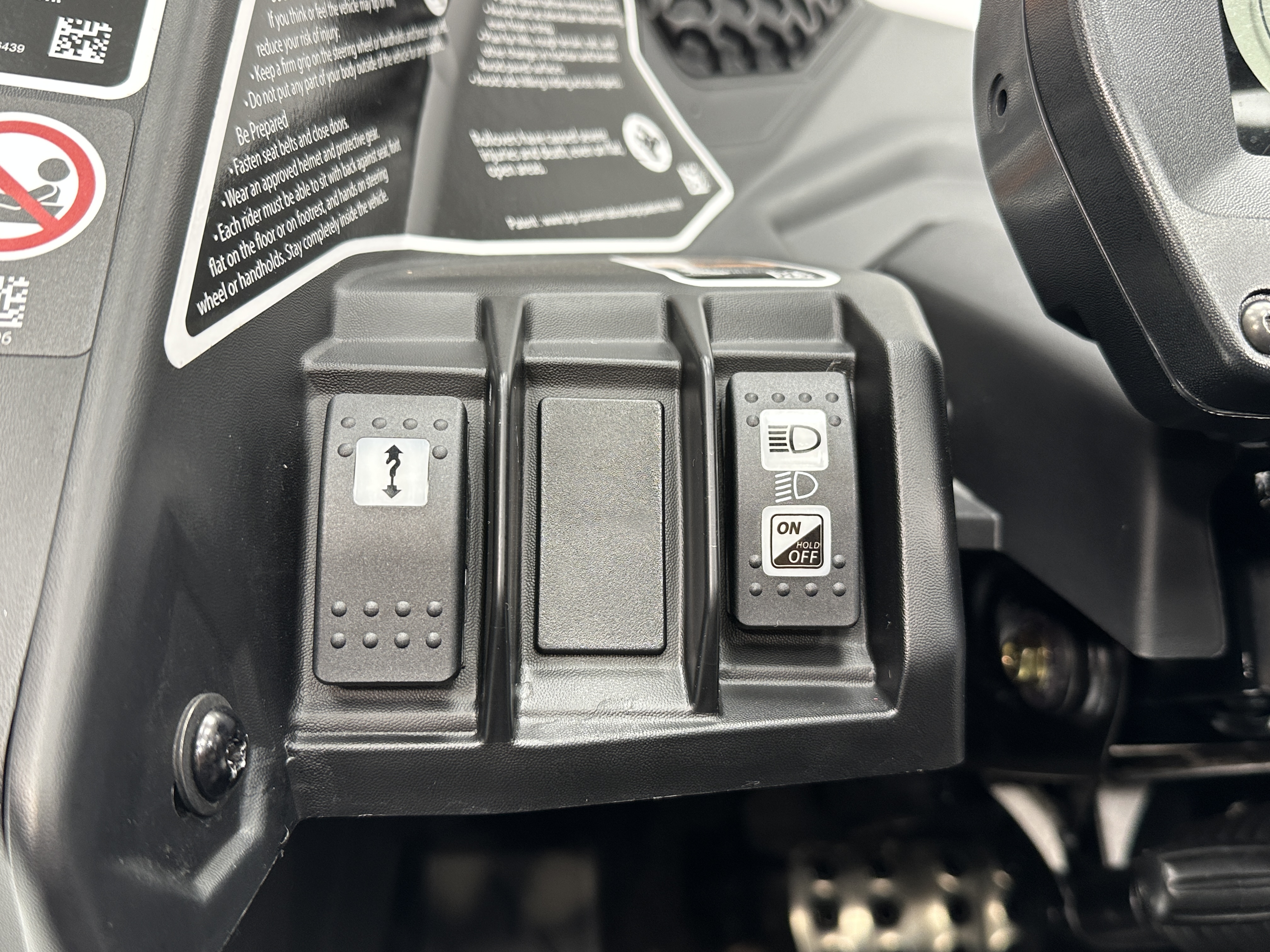 2025 Can-Am Maverick X3 X rc 64'' TURBO RR - Photo 9