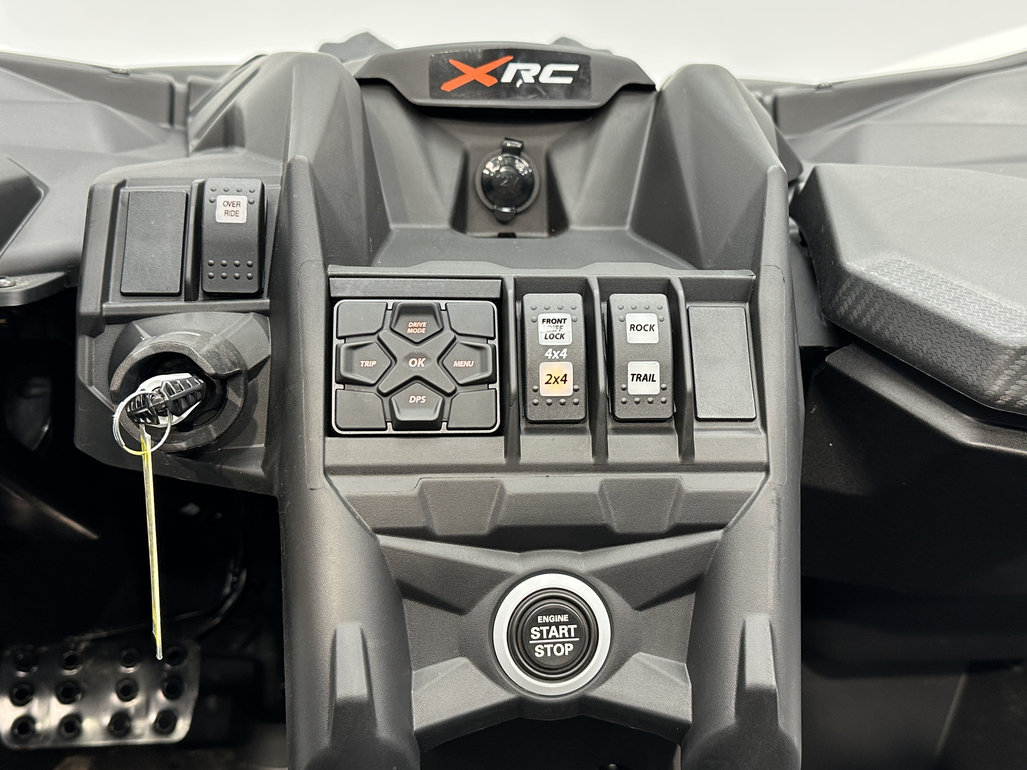 2025 Can-Am Maverick X3 X rc 64'' TURBO RR - Photo 8