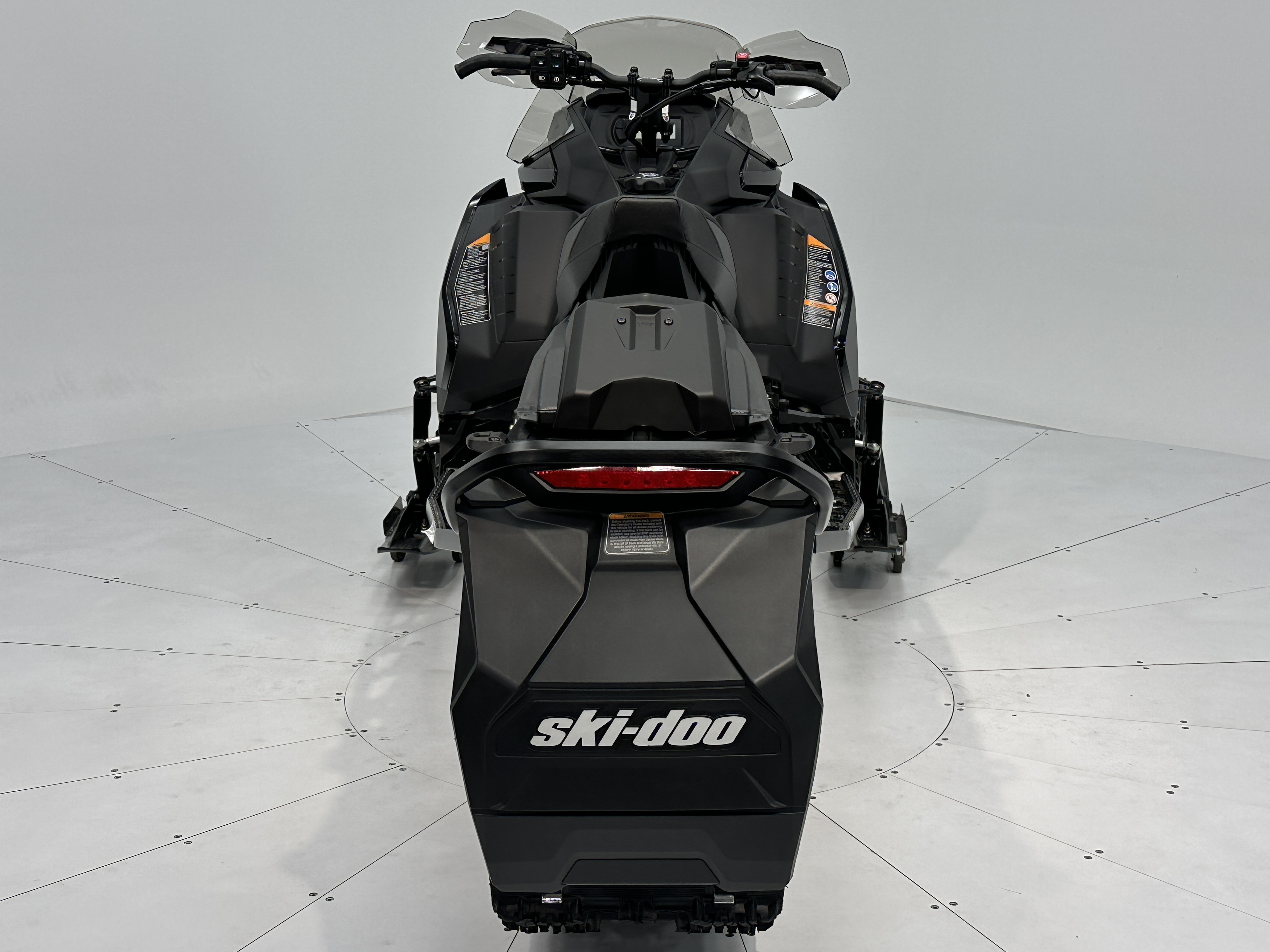 2025 Ski-Doo MXZ ADRENALINE 129 600R E-TEC RipSaw 1.25" E.S. - Photo 2