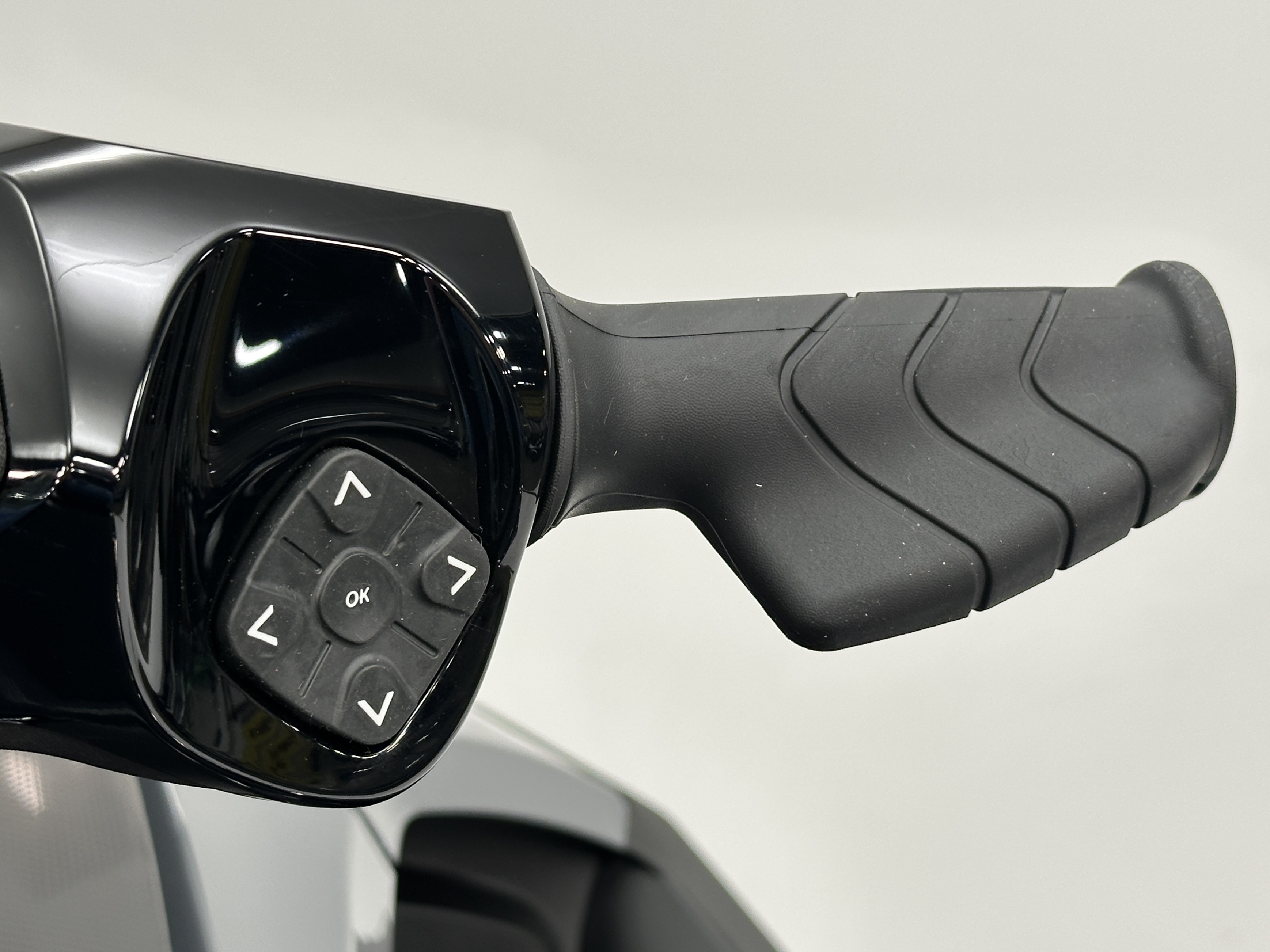 2025 Sea-Doo GTX 230 w/ iDF - Photo 8