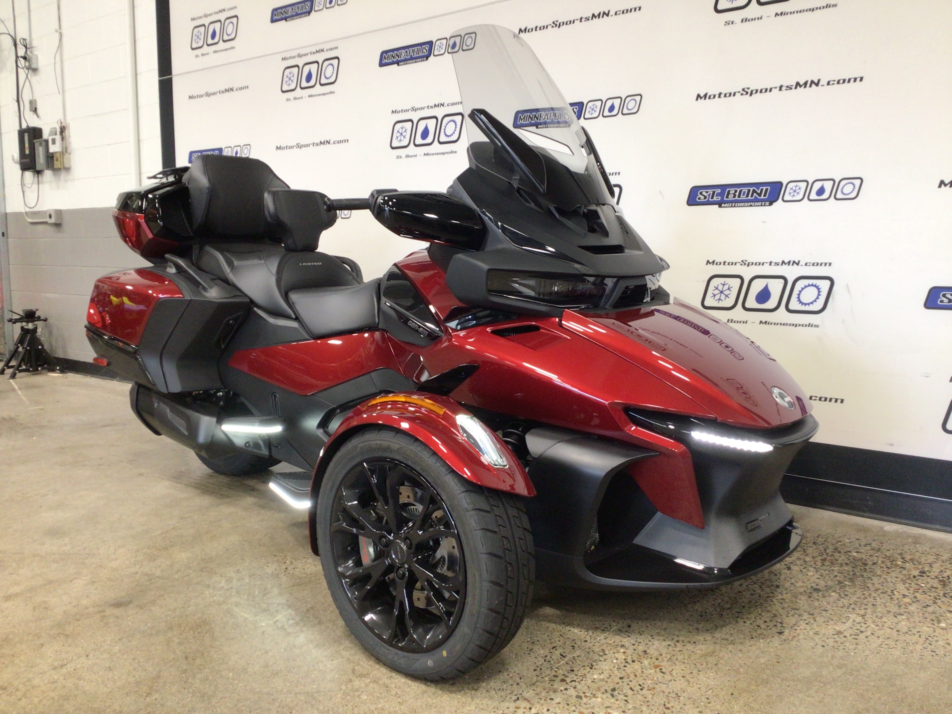 2025 Can-Am Spyder RT Limited (SE6) Acessorized Demonstrator - Photo 2