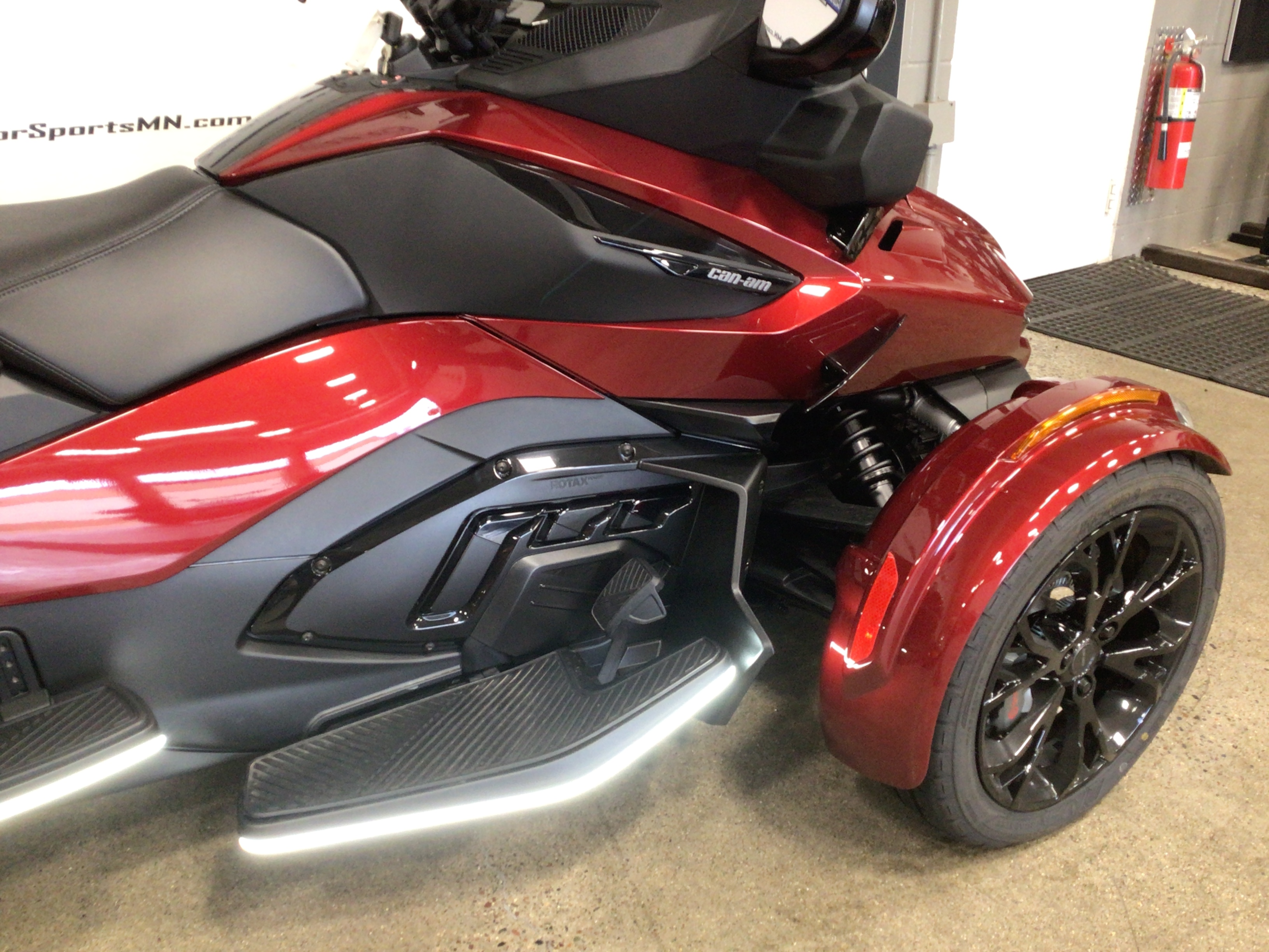 2025 Can-Am Spyder RT Limited (SE6) Acessorized Demonstrator - Photo 6