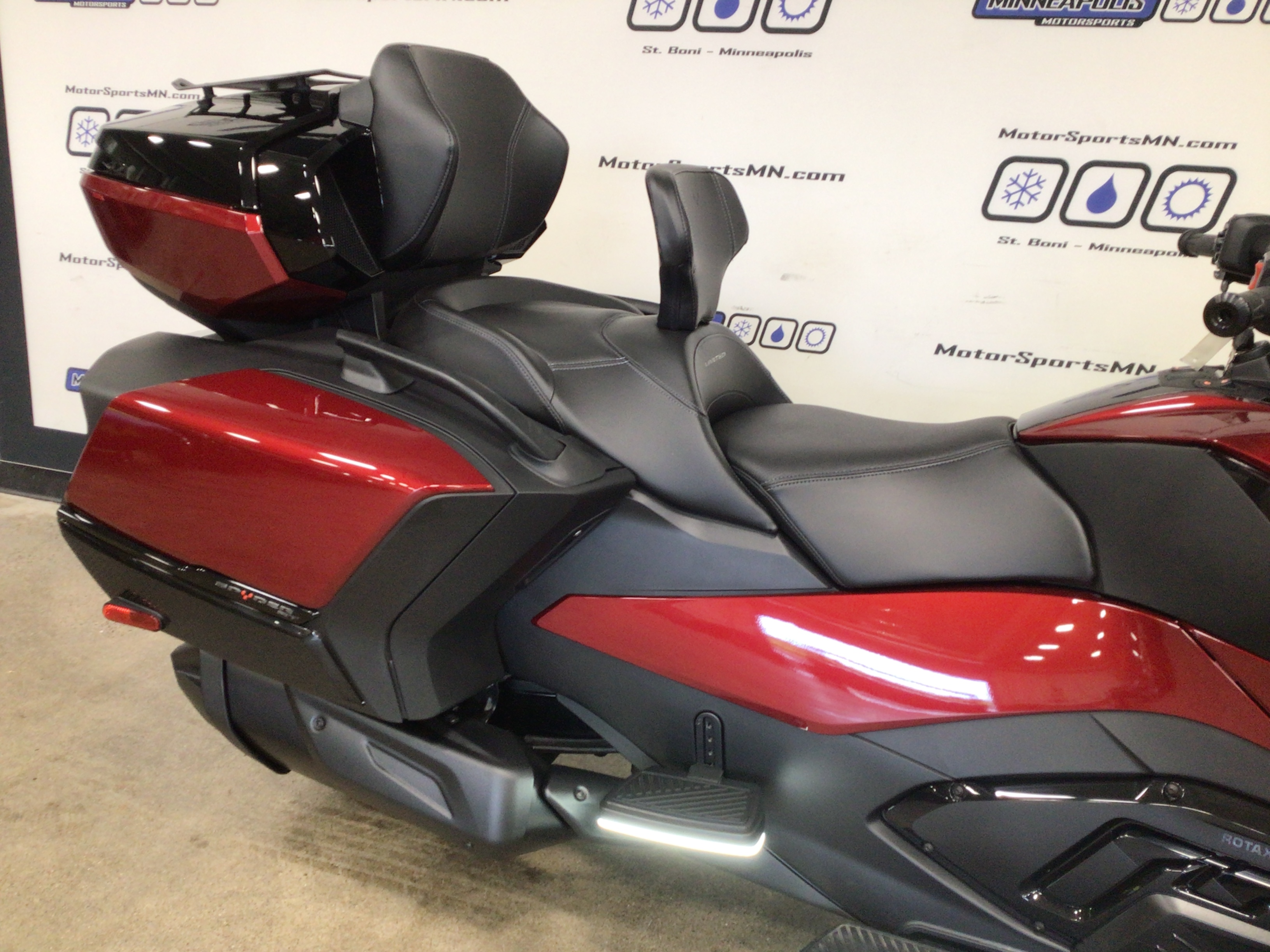 2025 Can-Am Spyder RT Limited (SE6) Acessorized Demonstrator - Photo 7