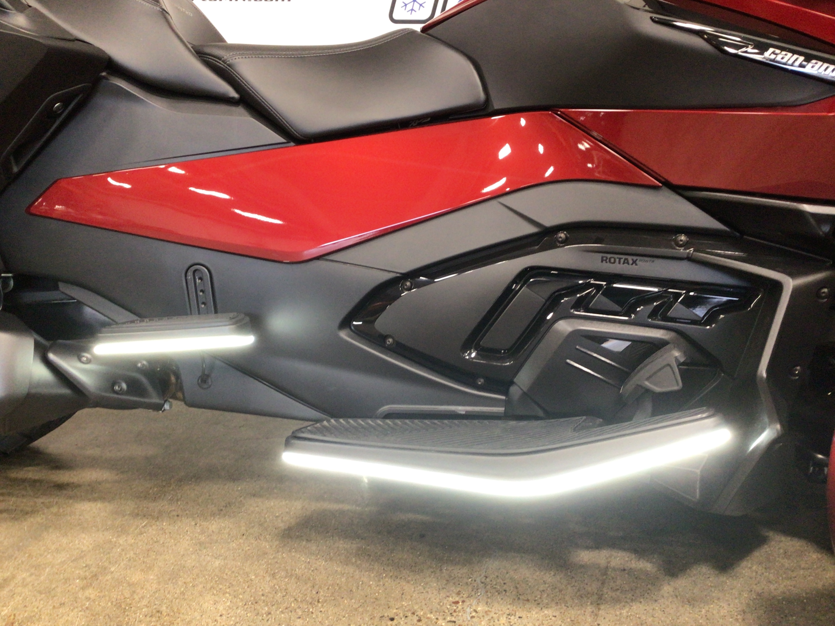 2025 Can-Am Spyder RT Limited (SE6) Acessorized Demonstrator - Photo 8