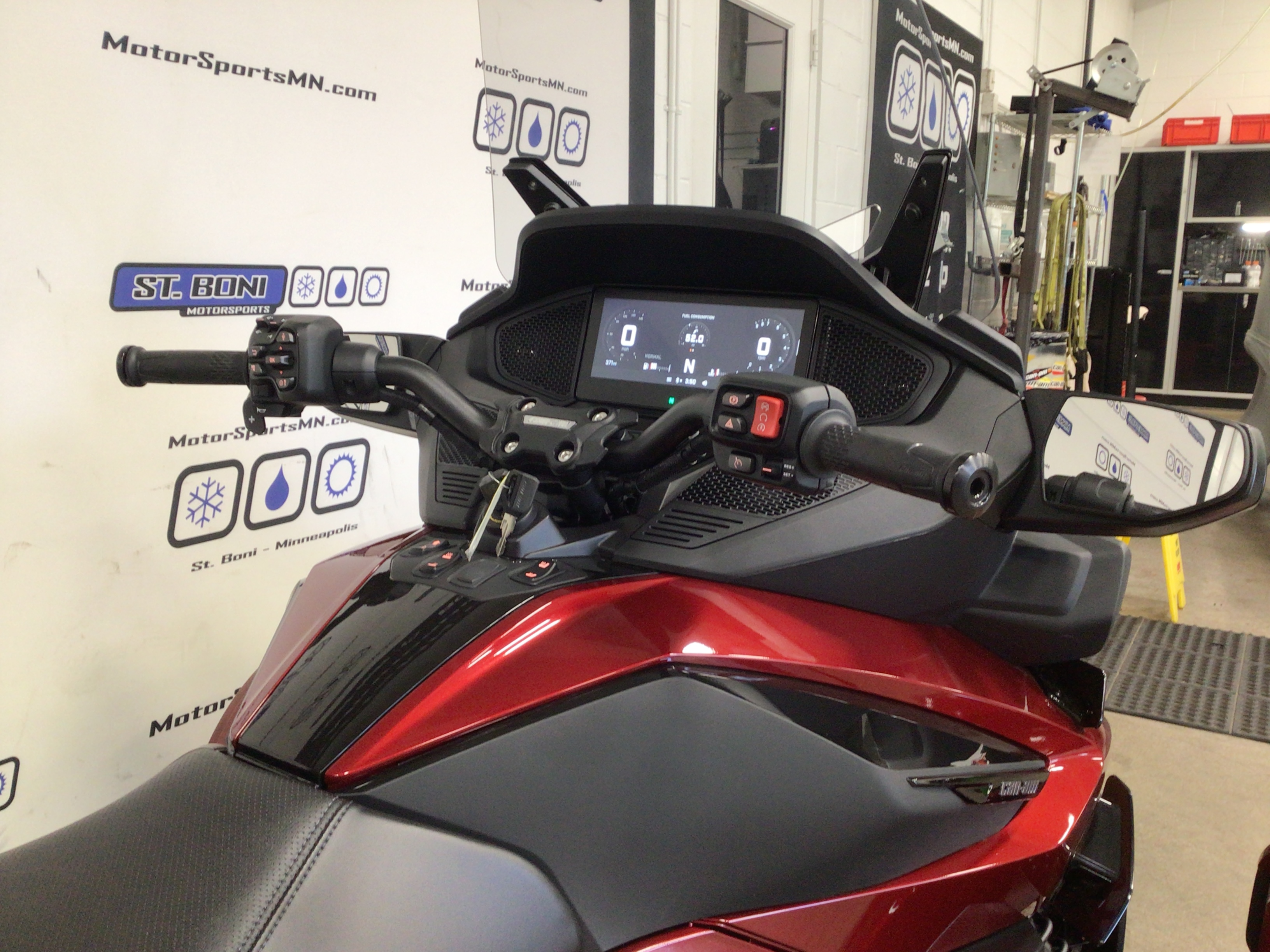 2025 Can-Am Spyder RT Limited (SE6) Acessorized Demonstrator - Photo 11
