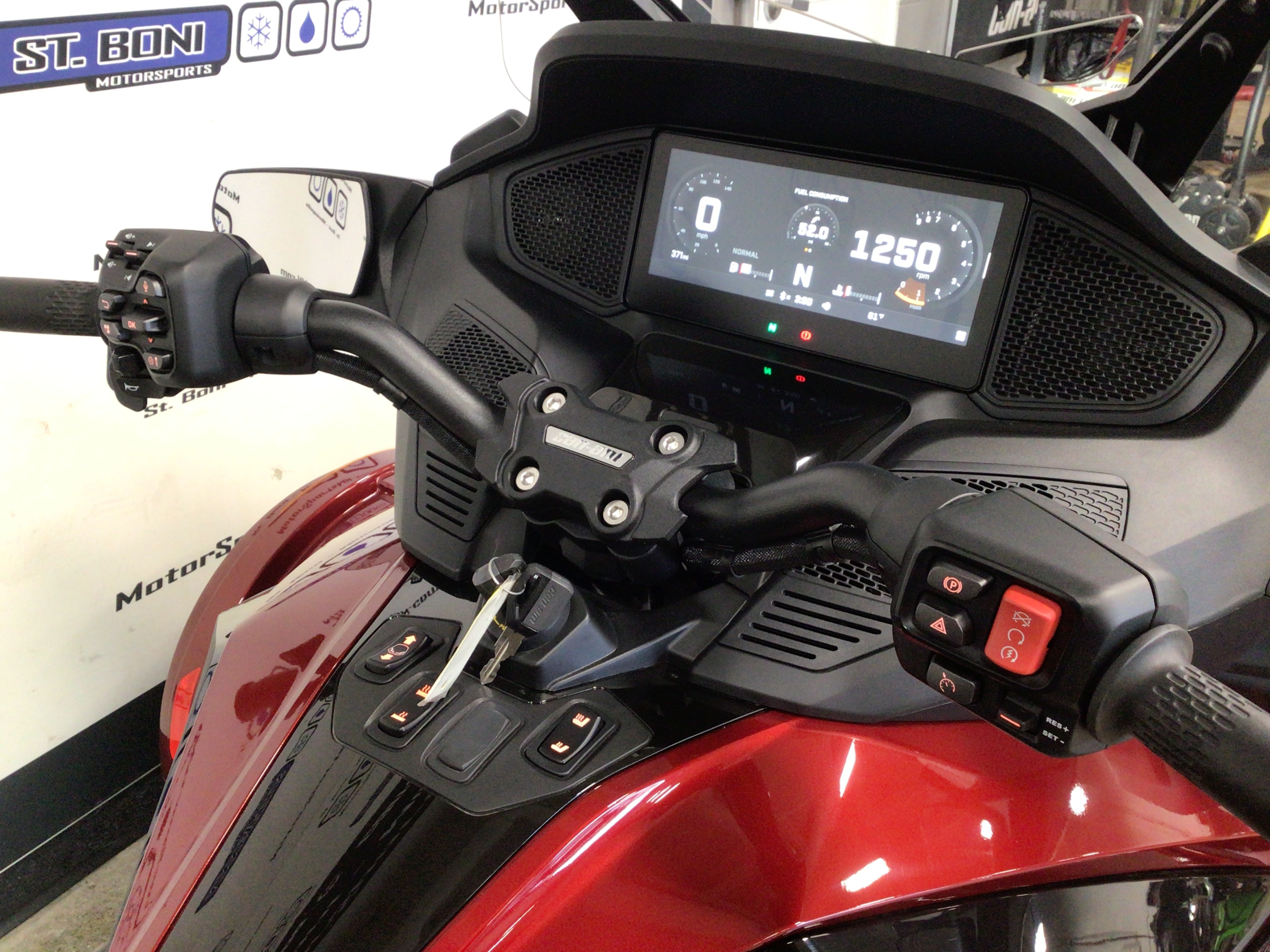 2025 Can-Am Spyder RT Limited (SE6) Acessorized Demonstrator - Photo 12