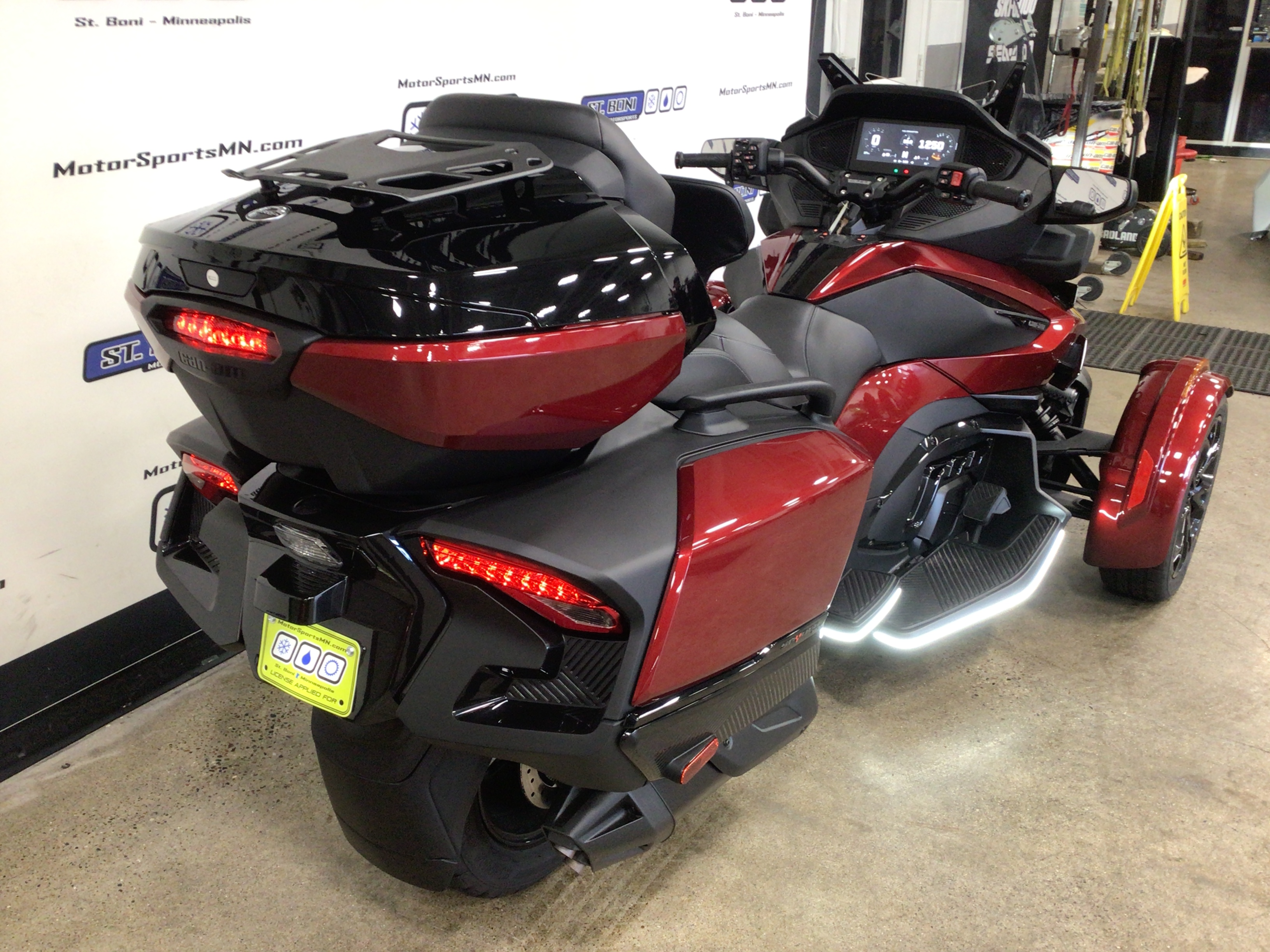 2025 Can-Am Spyder RT Limited (SE6) Acessorized Demonstrator - Photo 13