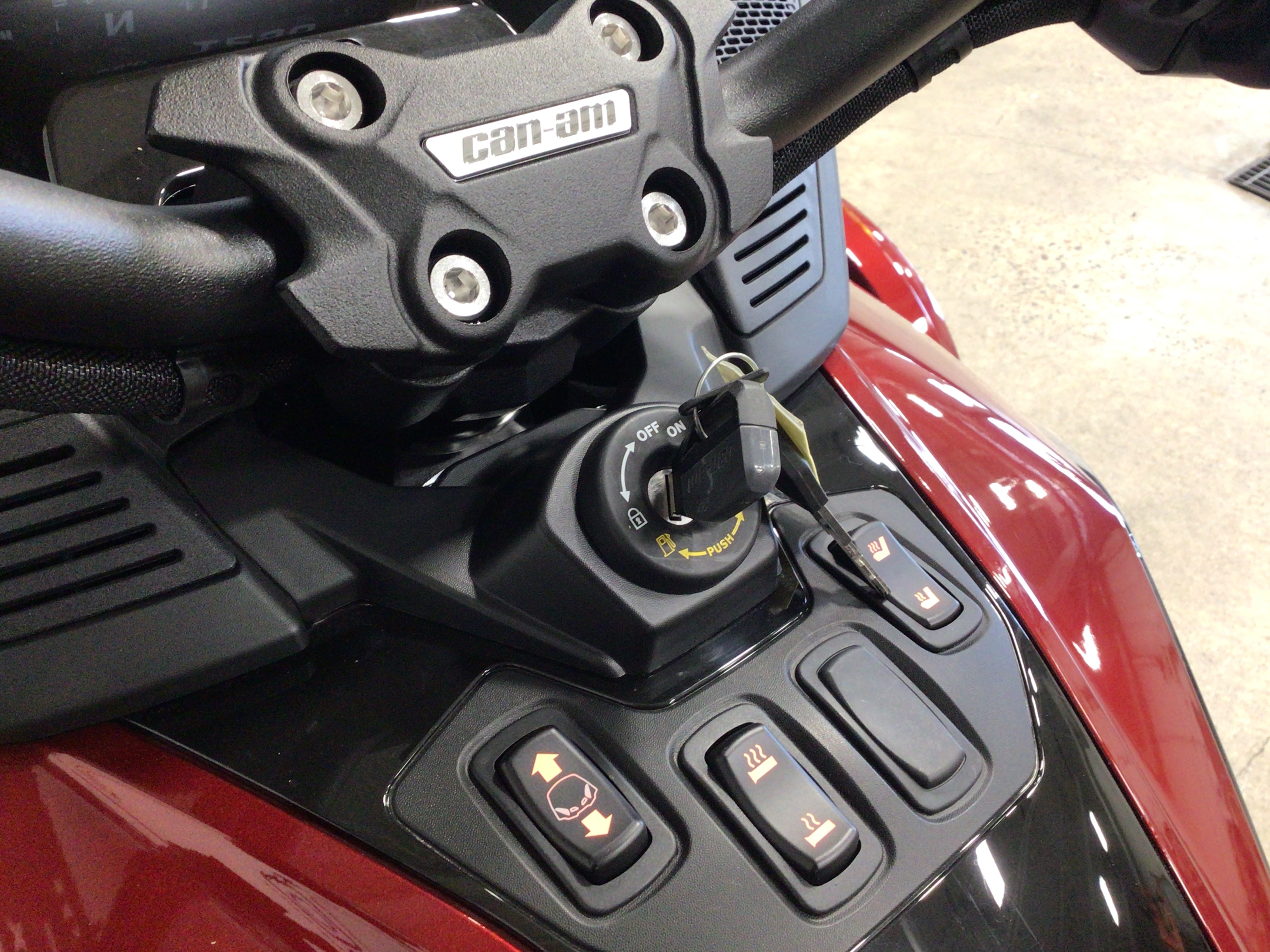 2025 Can-Am Spyder RT Limited (SE6) Acessorized Demonstrator - Photo 18