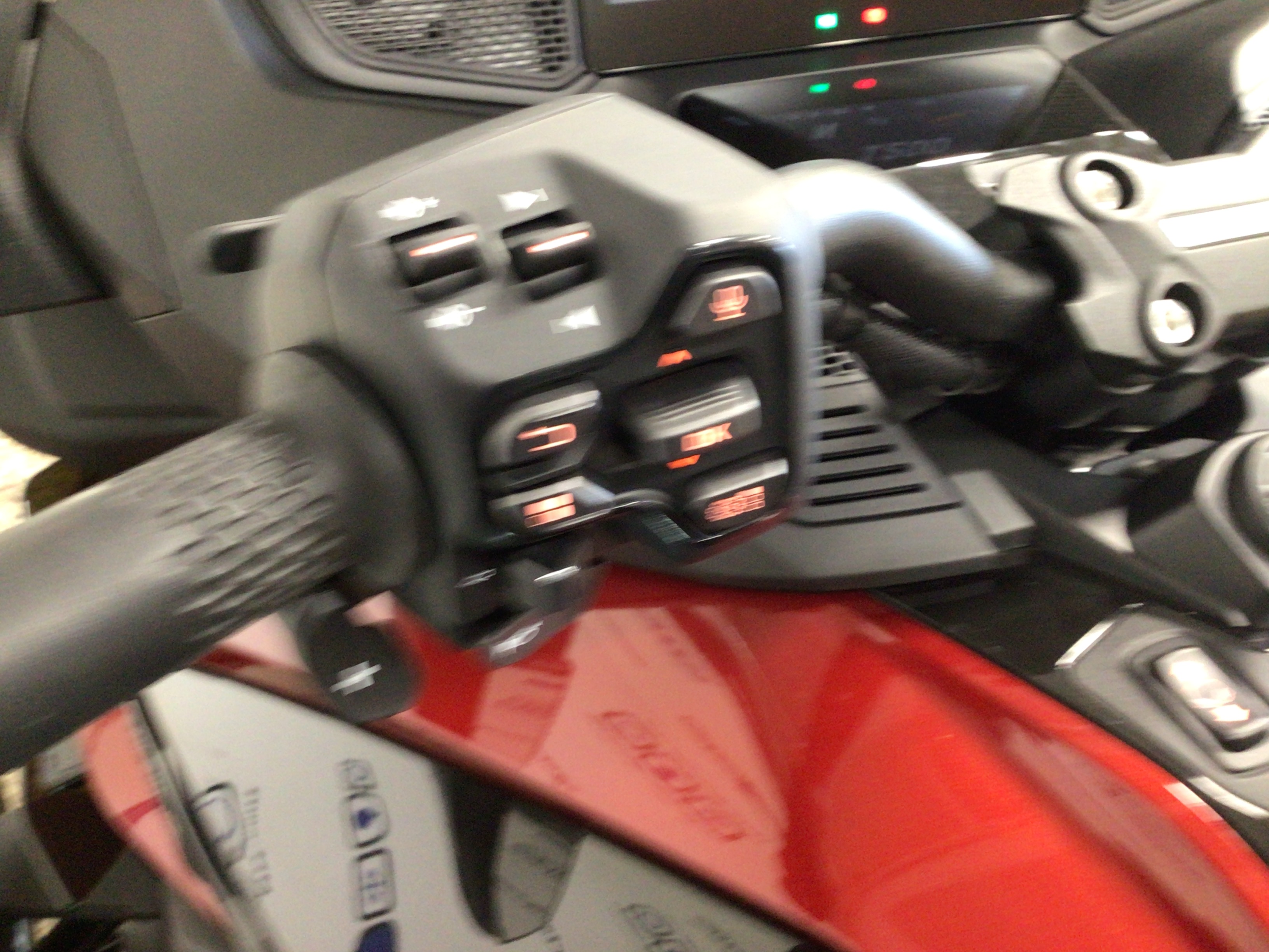 2025 Can-Am Spyder RT Limited (SE6) Acessorized Demonstrator - Photo 19