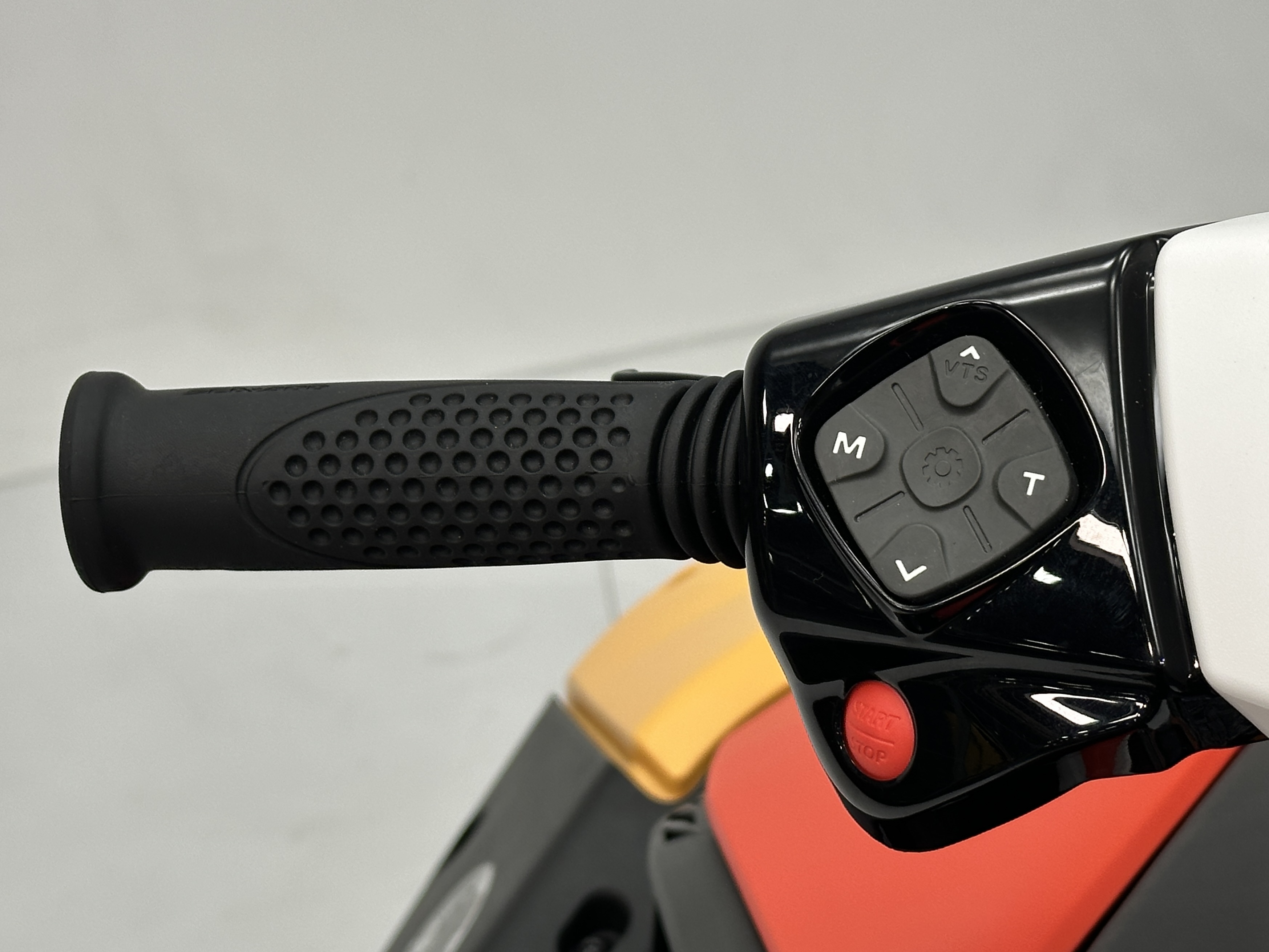 2025 Sea-Doo Spark 2up ACE-90 w/ iBR & Convenience Package - Photo 7