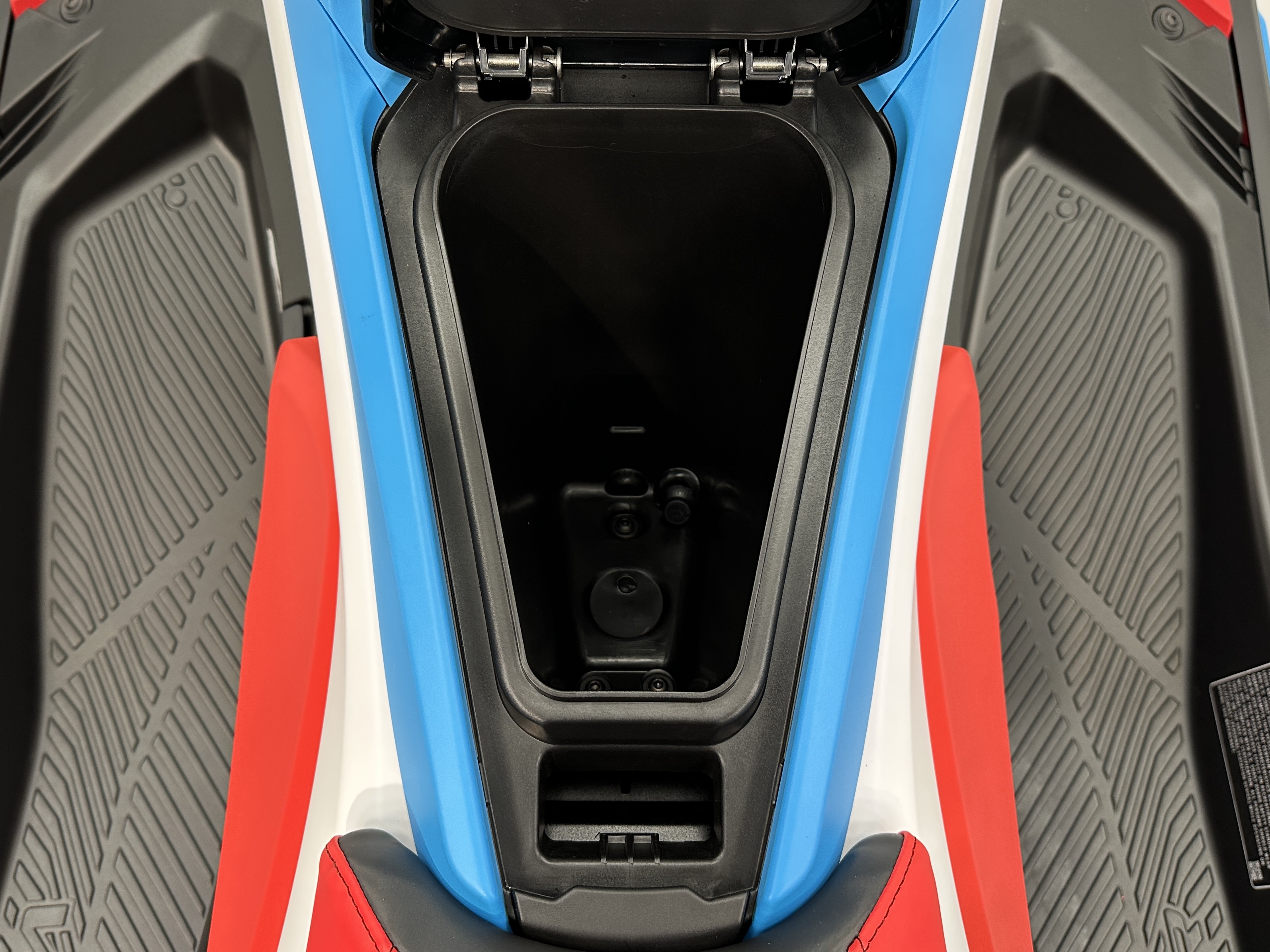2025 Yamaha JetBlaster DLX (2up) - Photo 9