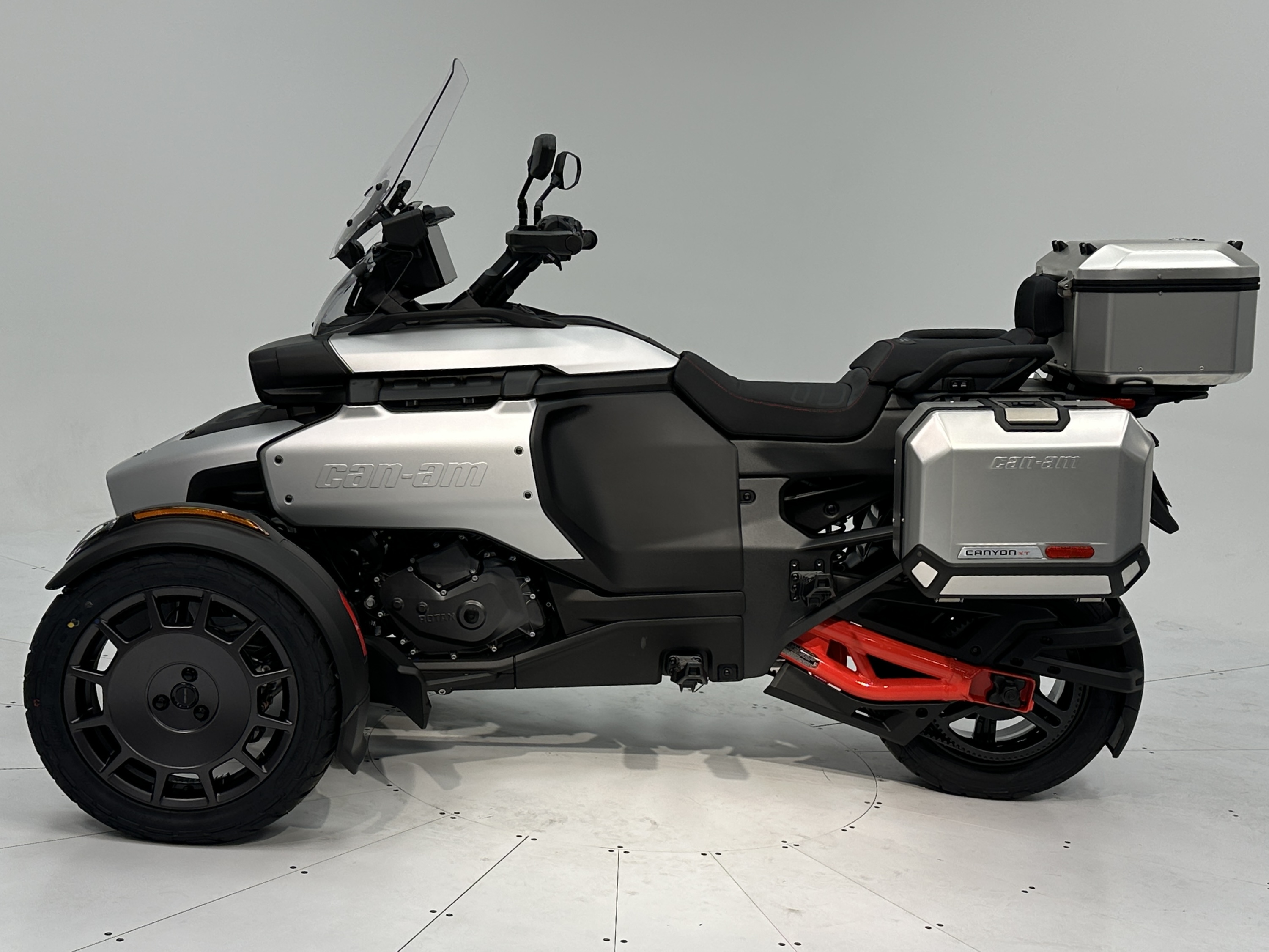 2025 Can-Am Canyon XT - Photo 3