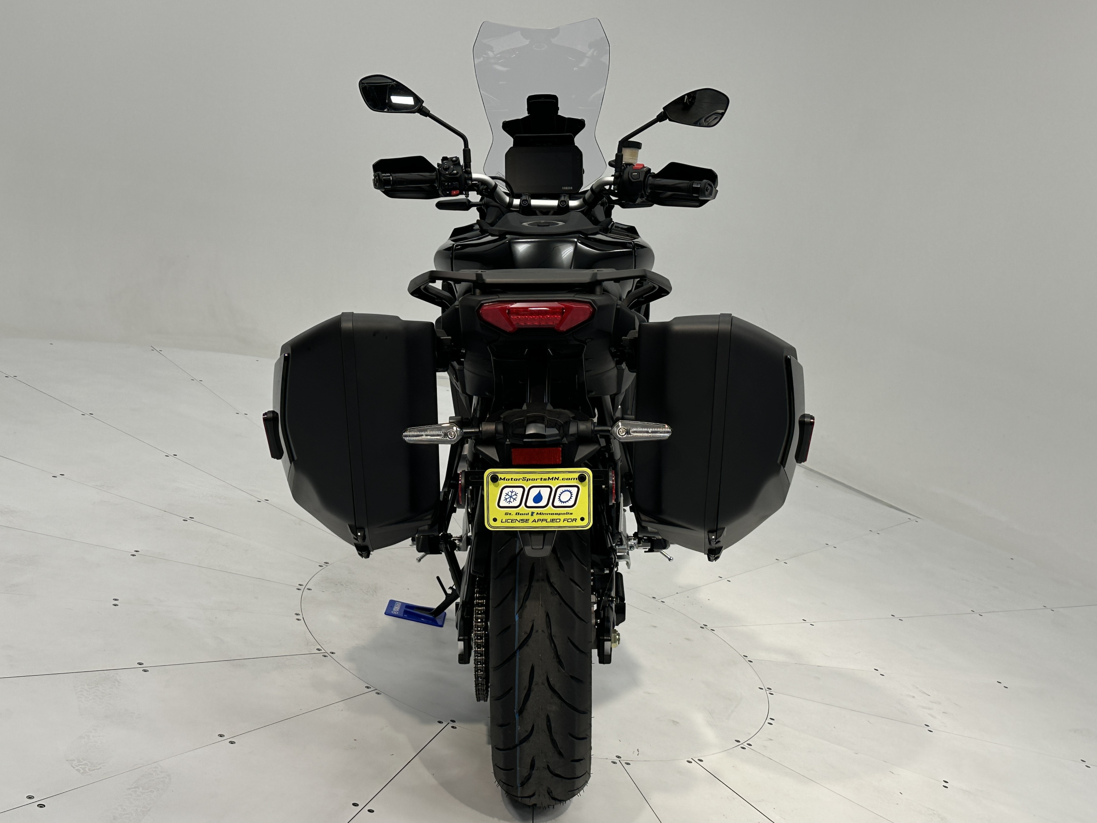 2025 Yamaha TRACER 9 - Photo 2
